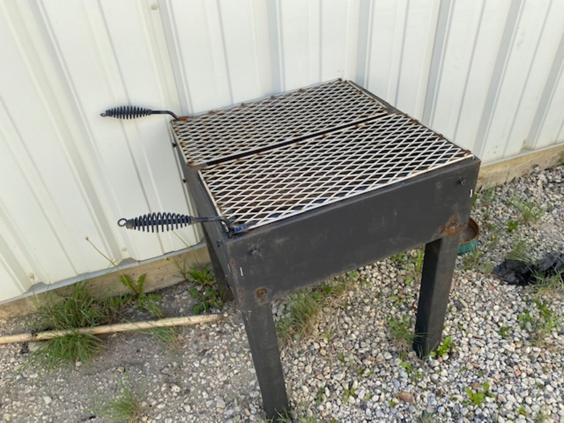 BBQ, FIREPIT & 2 PICNIC TABLES - Image 3 of 4