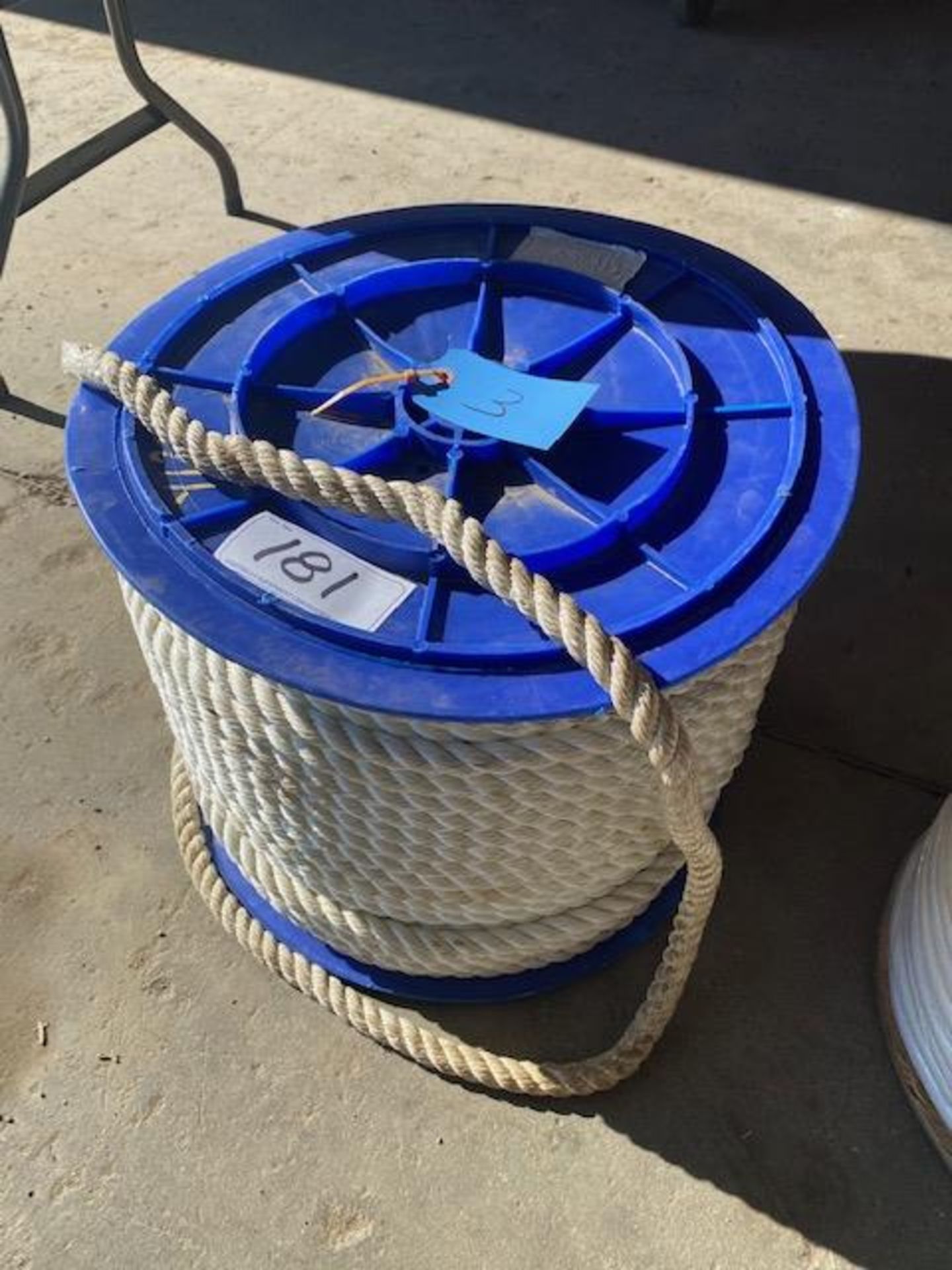 600FT NEW 7/8IN TWISTED NYLON ROPE, BREAK STRENGTH 23,470LB