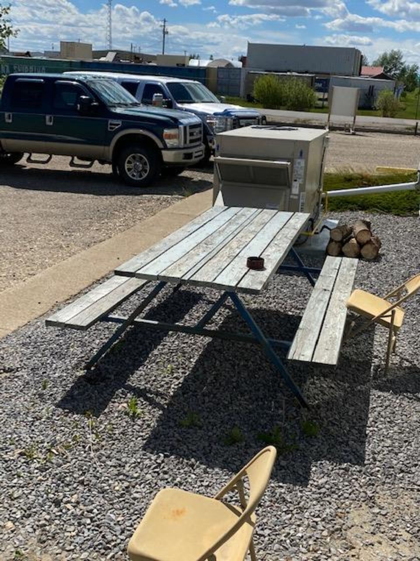 BBQ, FIREPIT & 2 PICNIC TABLES - Image 4 of 4