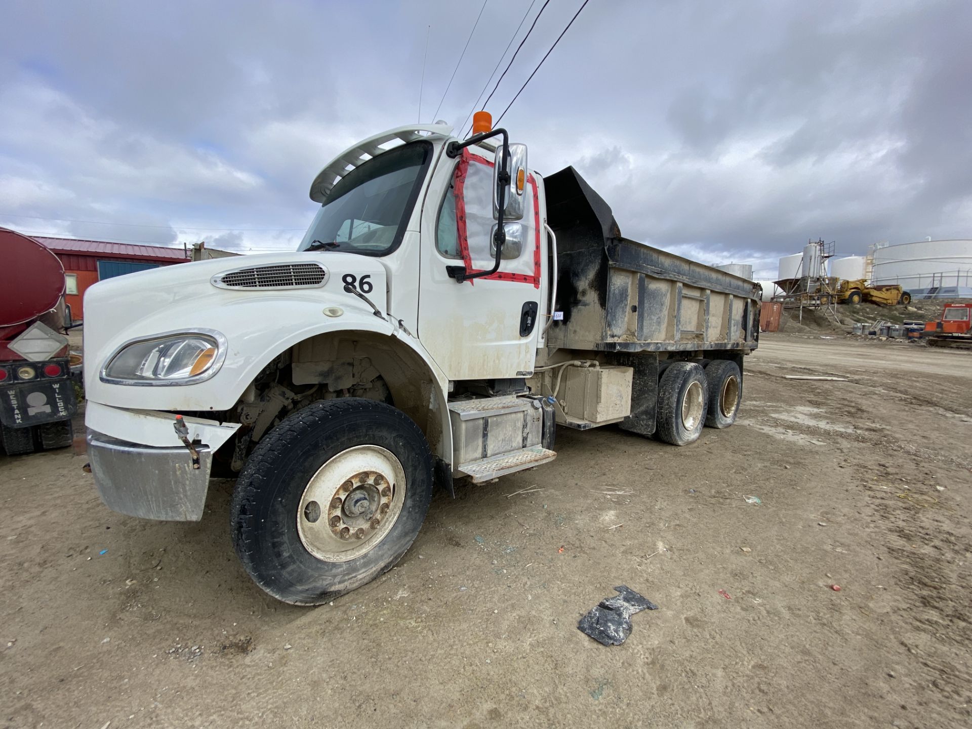 2013 FREIGHTLINER T/A DUMP TRUCK, 71610KM, S/N 1FVHCYBS1DHFF5220 - M, UNKNOWN CONDITION