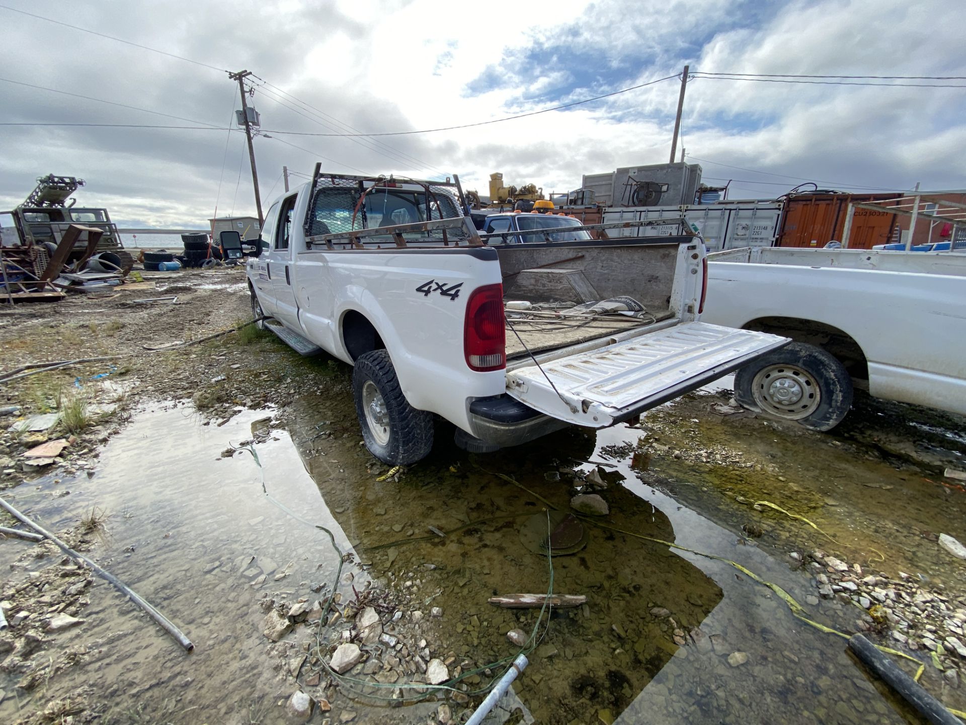 1999 FORD F350 XLT SD DIESEL 4X4, S/N 1FTSW31F8XED40182 - NOT RUNNING - Image 4 of 4