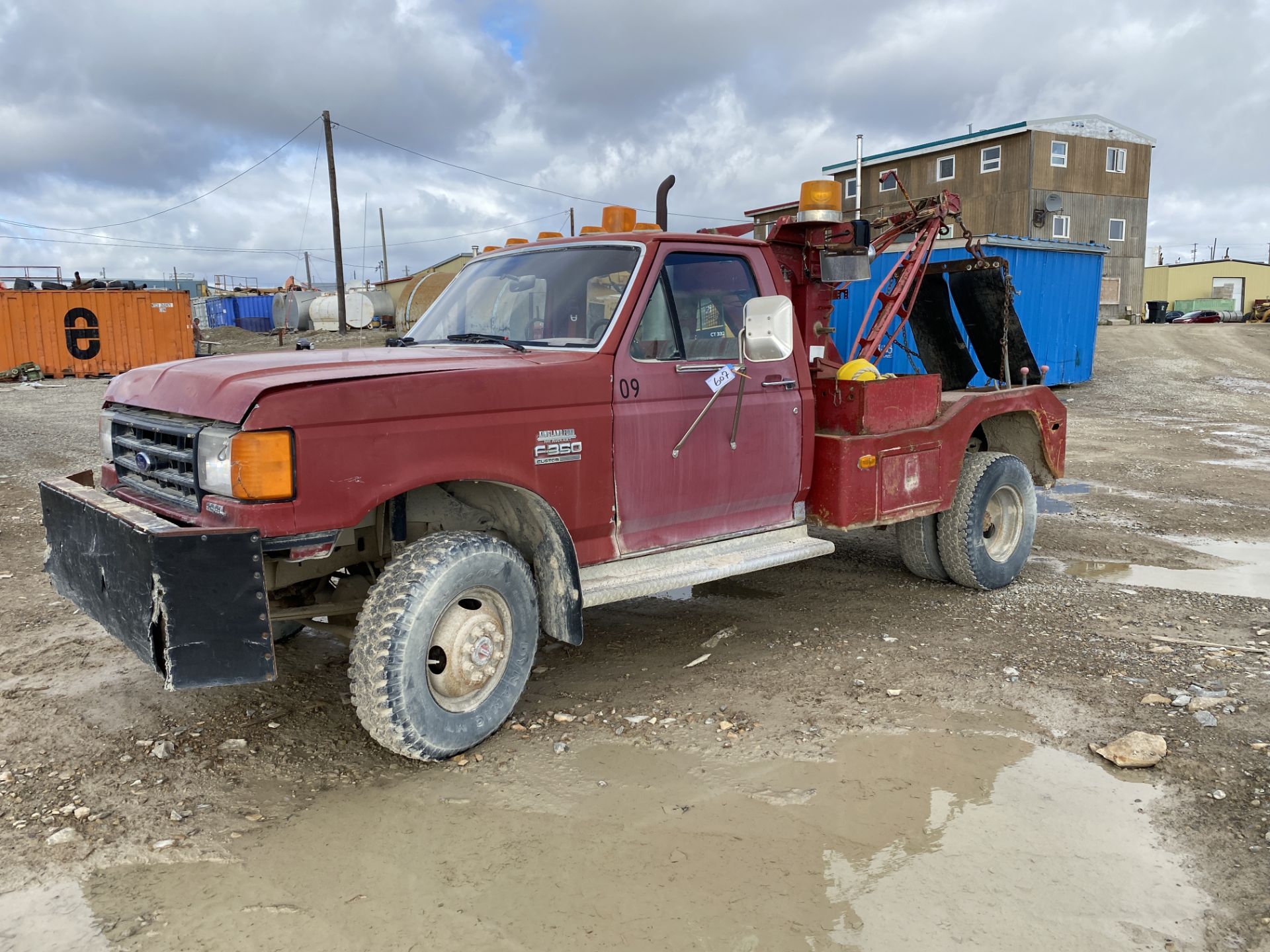 1988 FORD F350 TOW TRUCK W/ HOLMES 480 WRECKER, S/N 2FDKF38M7JCB09951 UNKNOWN CONDITION - M