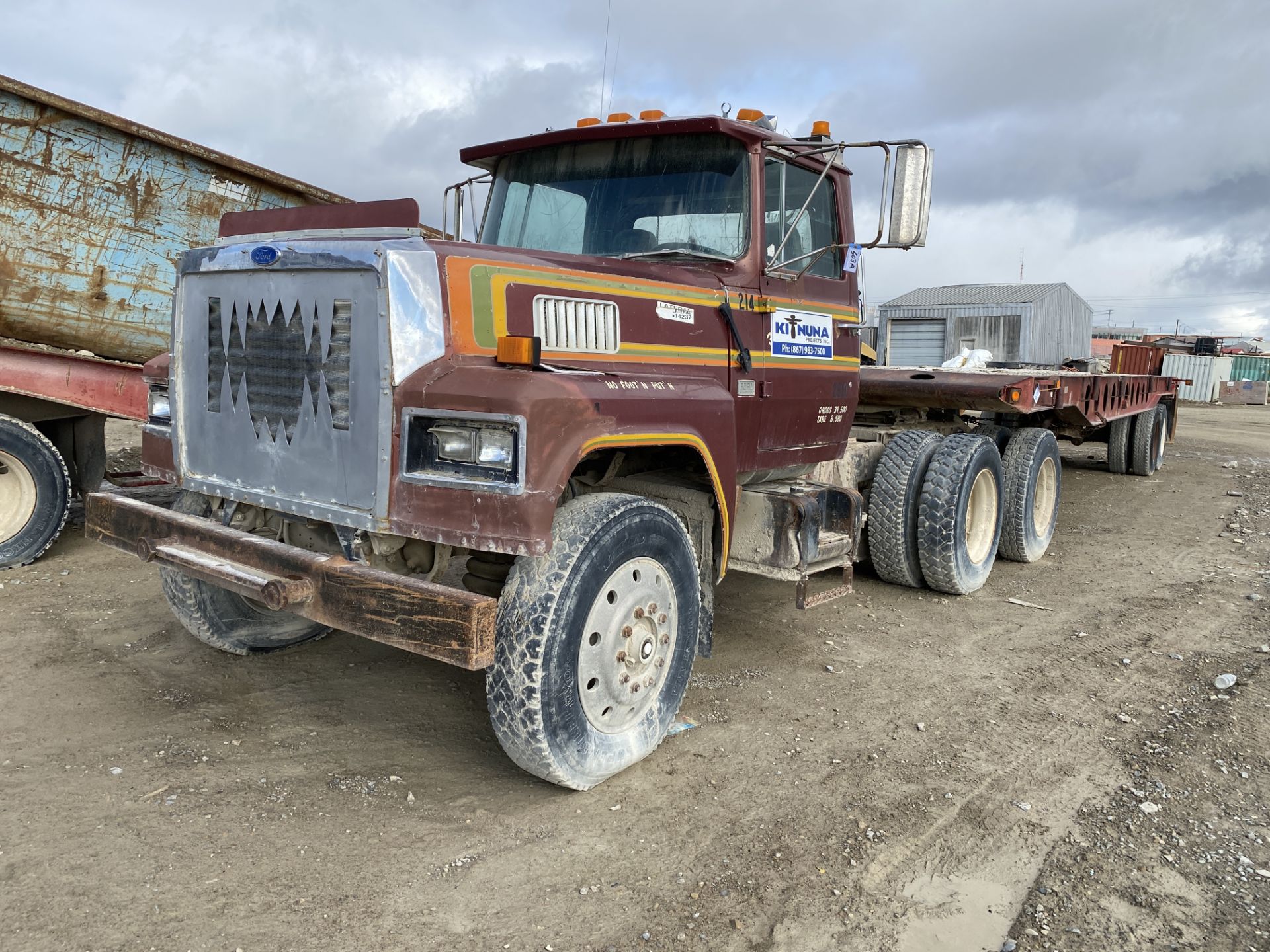1987 FORD LTL 9000 T/A TRACTOR S/N 1FDYA90XBHVA62919, BEING SOLD COMPLETE WITH 40FT T/A OILFIELD