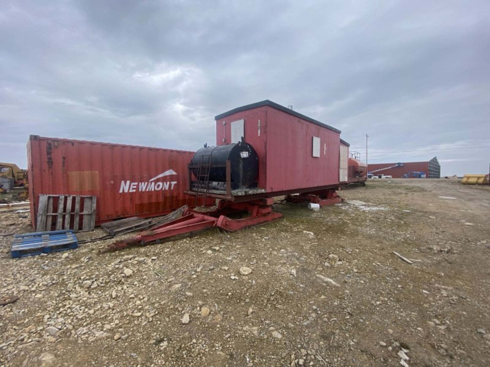 30FT SLEIGH W/BUNKHOUSE OIL HEAT - Image 2 of 6