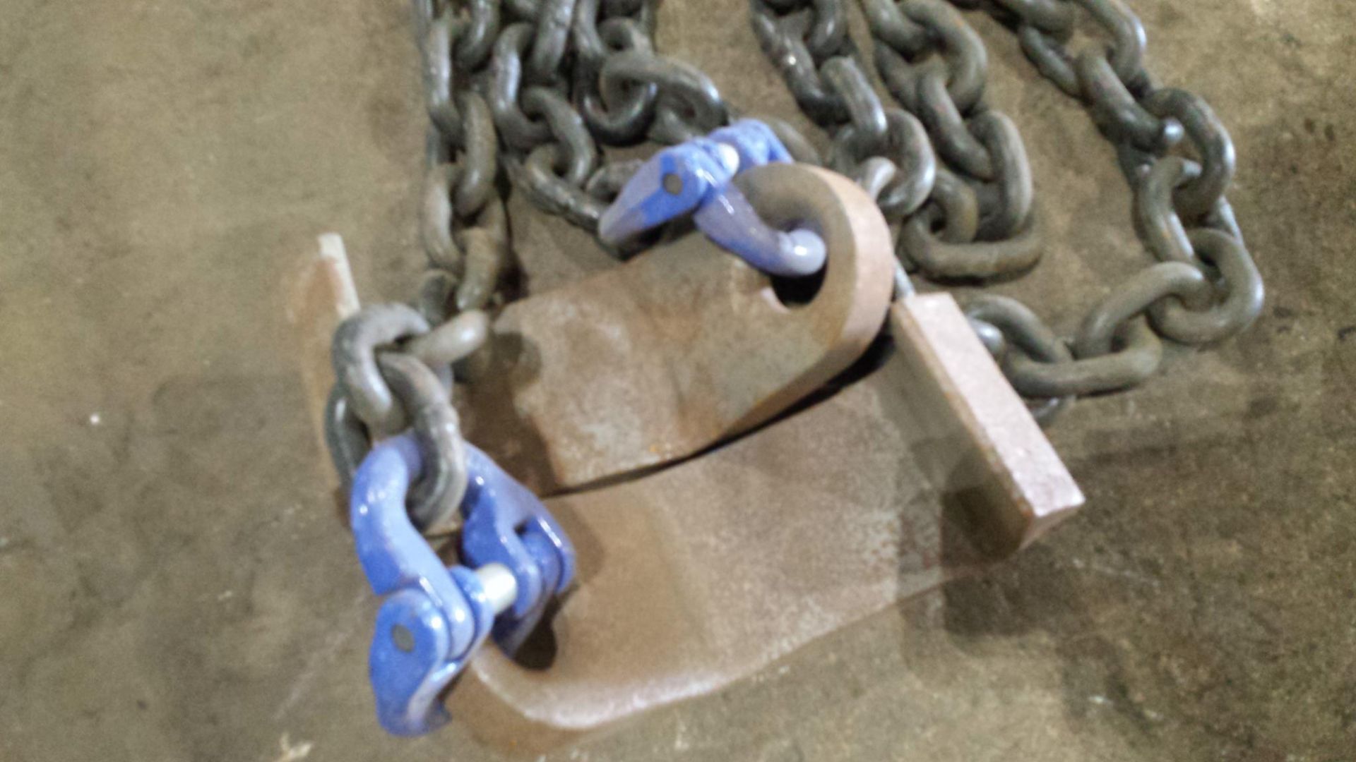 Cartec 11 foot chain and hooks, size 1/2, 26,000 lb capacity, grade 100 - Image 3 of 5