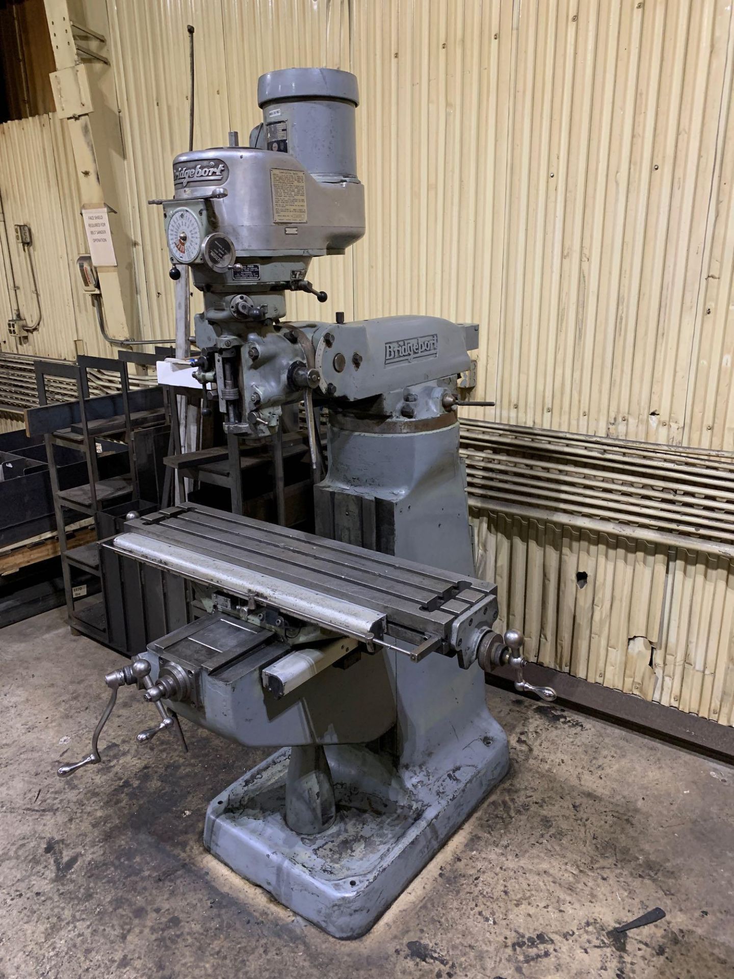 Bridgeport 2J Vertical Milling Machine Variable Speed Head S/N 132833 CAPACITIES Table size: 9” X 42