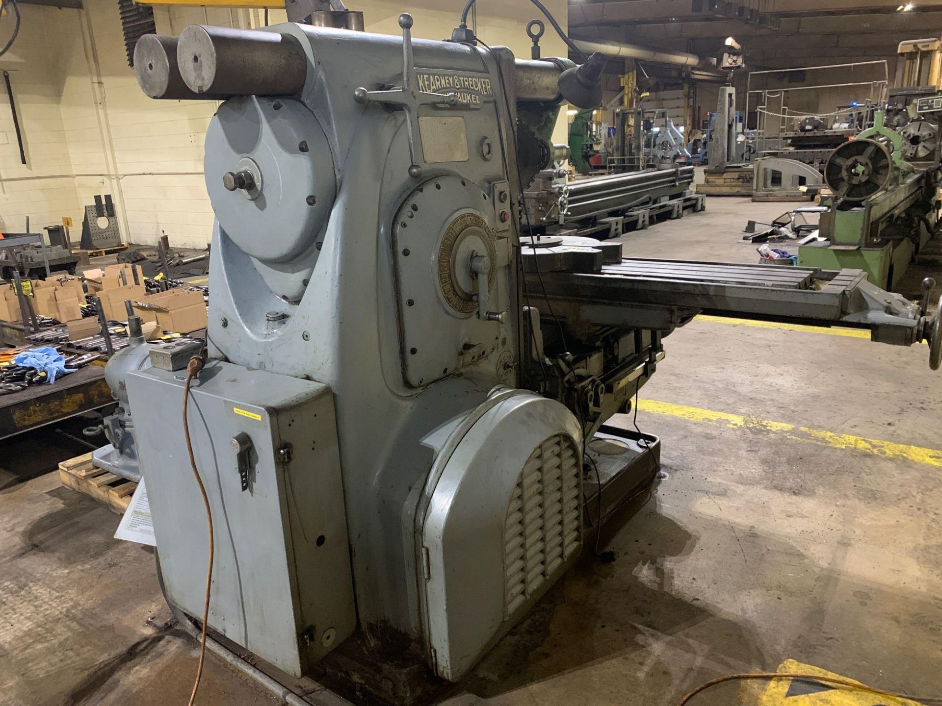 Kearney & Trecker 25HP-5CK Horizontal Mill Model 25HP-5CK Serial Number: 20-7150 With: Vertical Head - Image 7 of 25