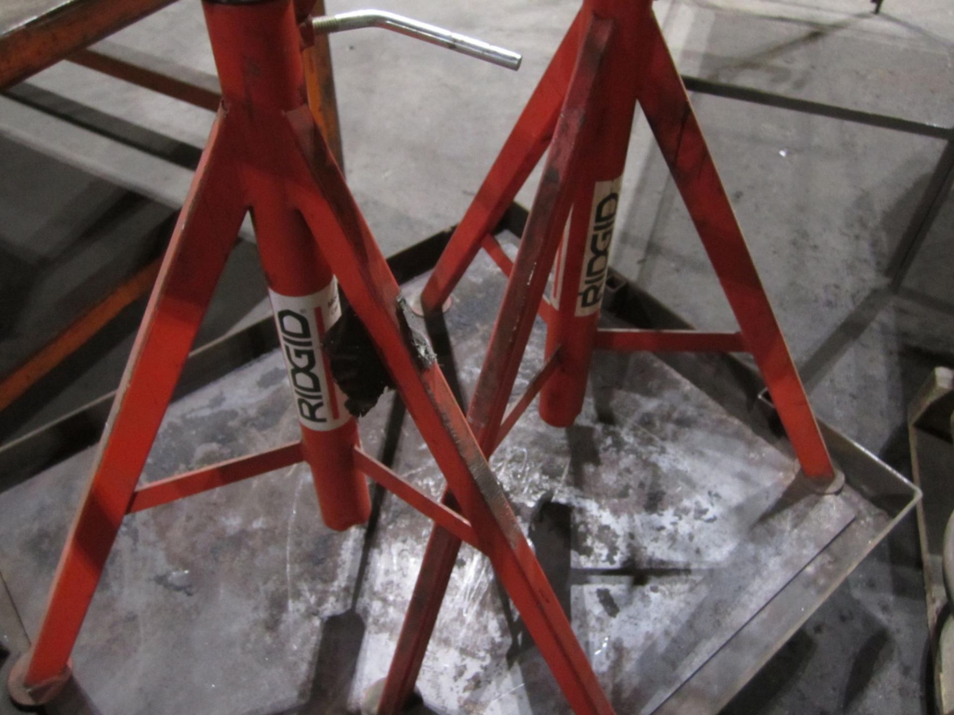 (2) Ridgid RJ-99 material tripod stands and cart on casters - Image 3 of 5