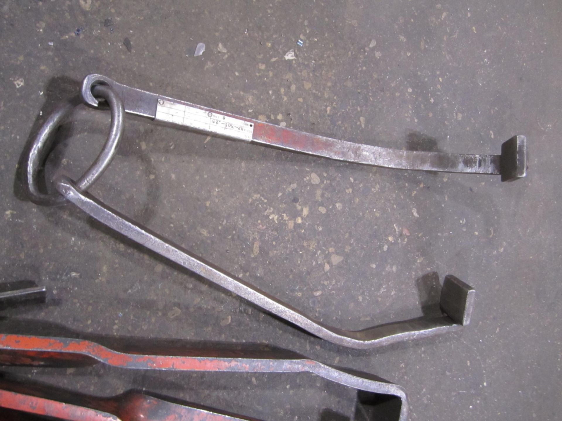 Assorted tools to include: Hammers, saws, snips, crow bars, lifting assemblies - Image 3 of 11