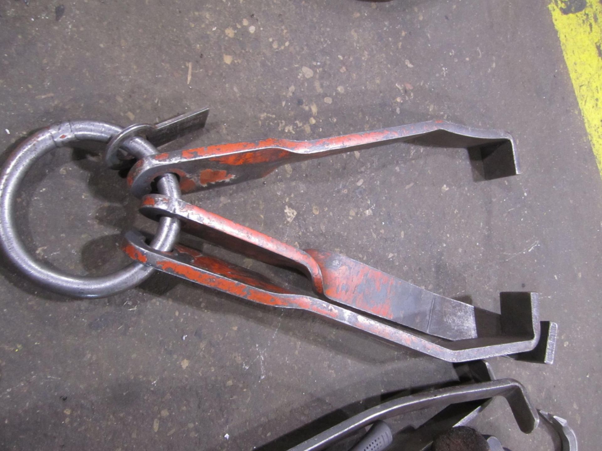 Assorted tools to include: Hammers, saws, snips, crow bars, lifting assemblies - Image 6 of 11