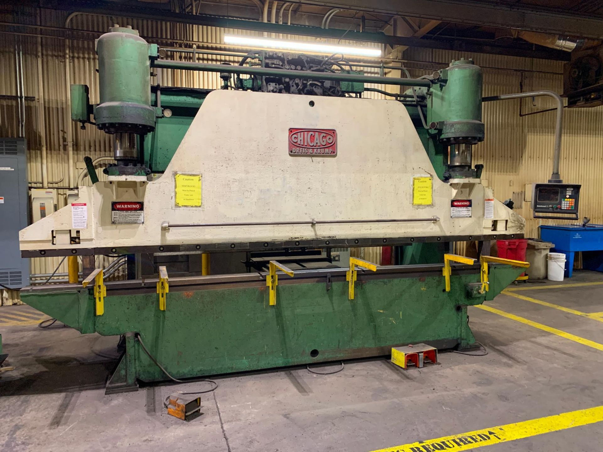 Chicago Dries & Krump Hydraulic Press Brake With: Hurco Autobend 7 Backgauge Control 200 Ton x 16’ M