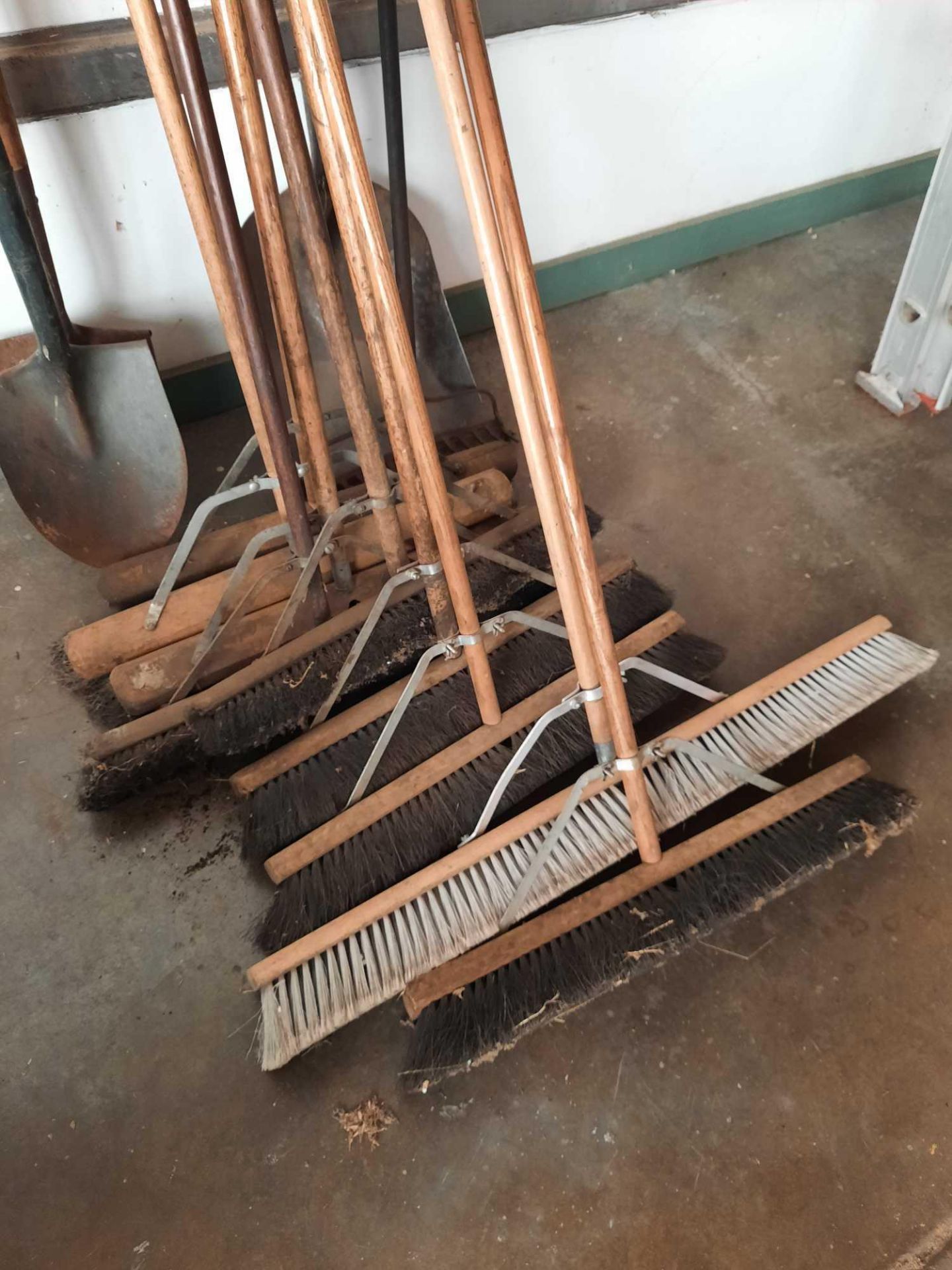 Assorted push brooms and shovels - Image 2 of 3