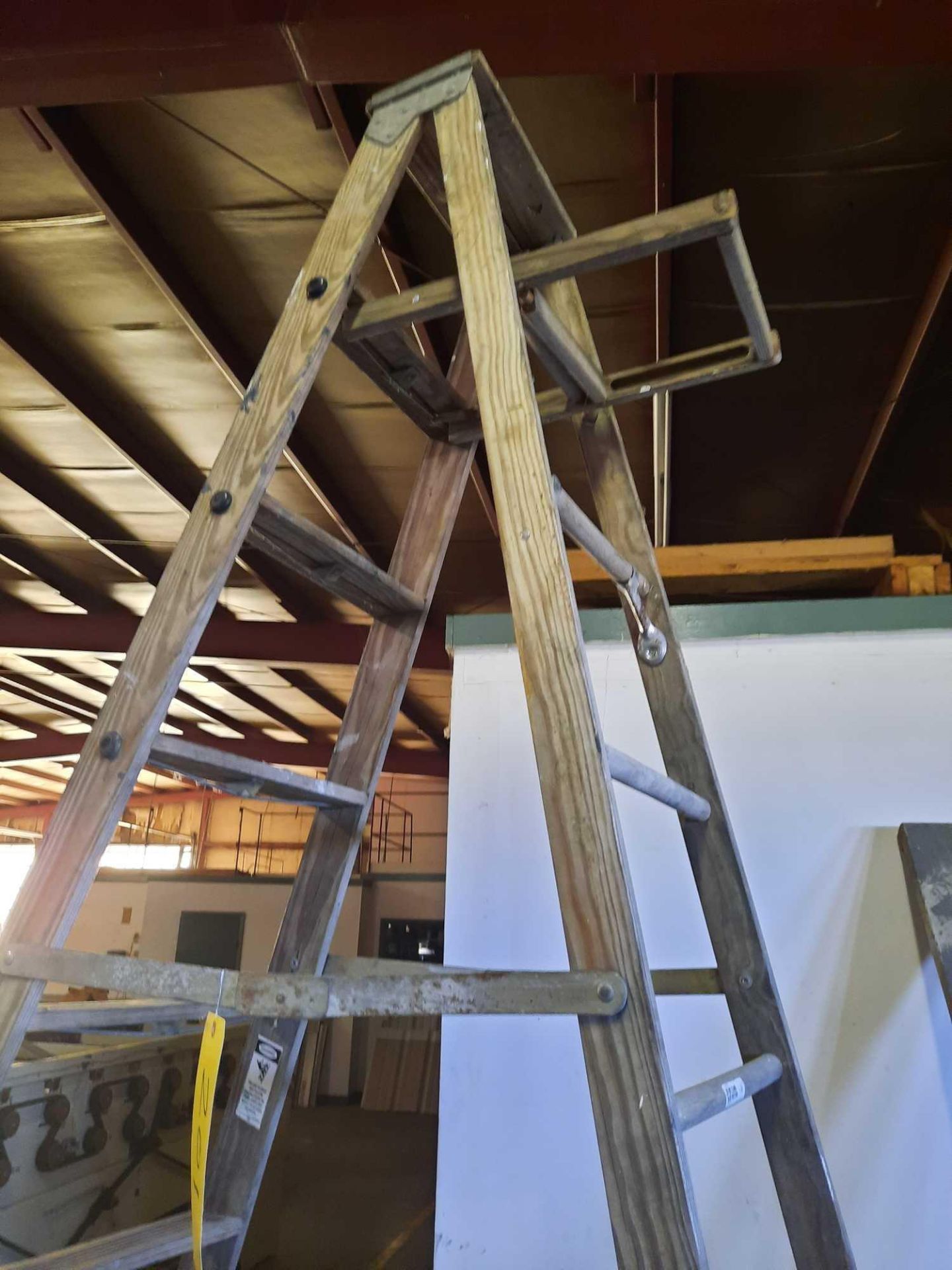 Werner 10 foot wood folding ladder, model W3710S, 250lb rating - Image 2 of 3