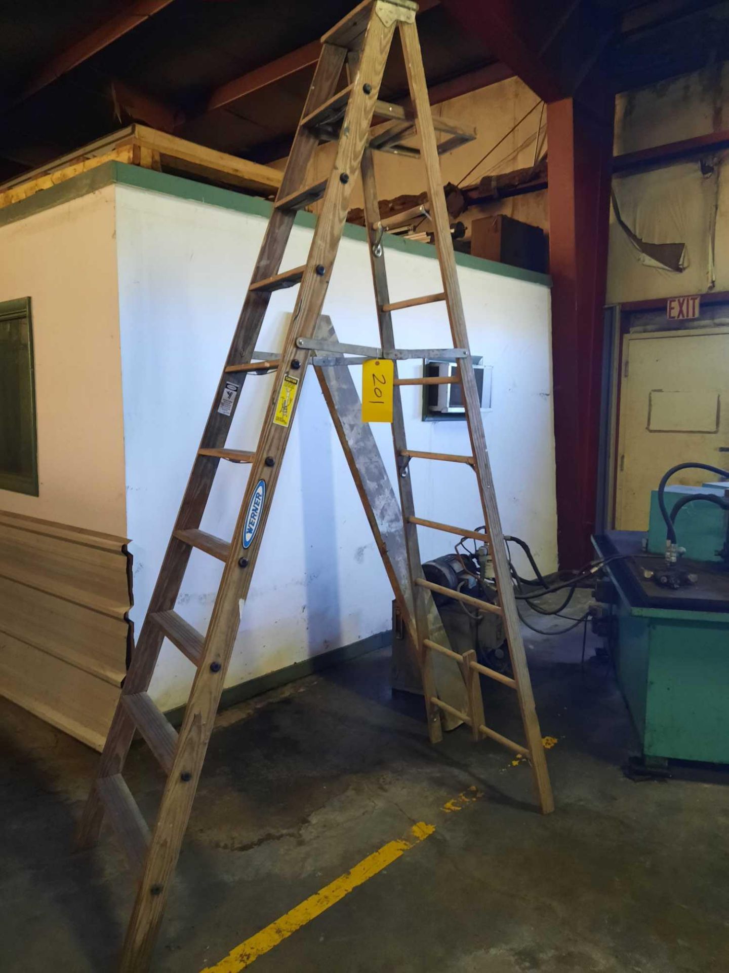Werner 10 foot wood folding ladder, model W3710S, 250lb rating
