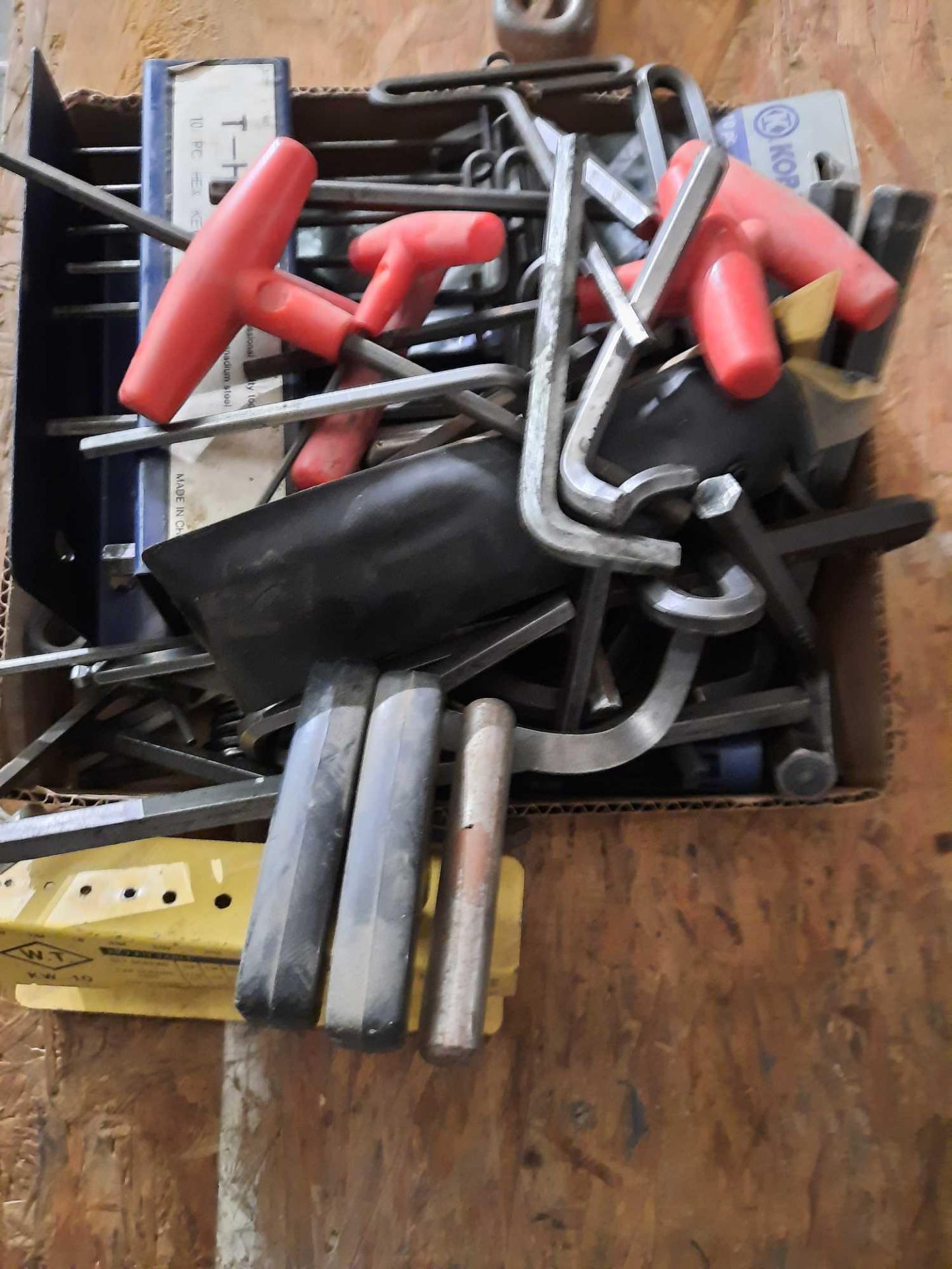 Assorted allen wrenches