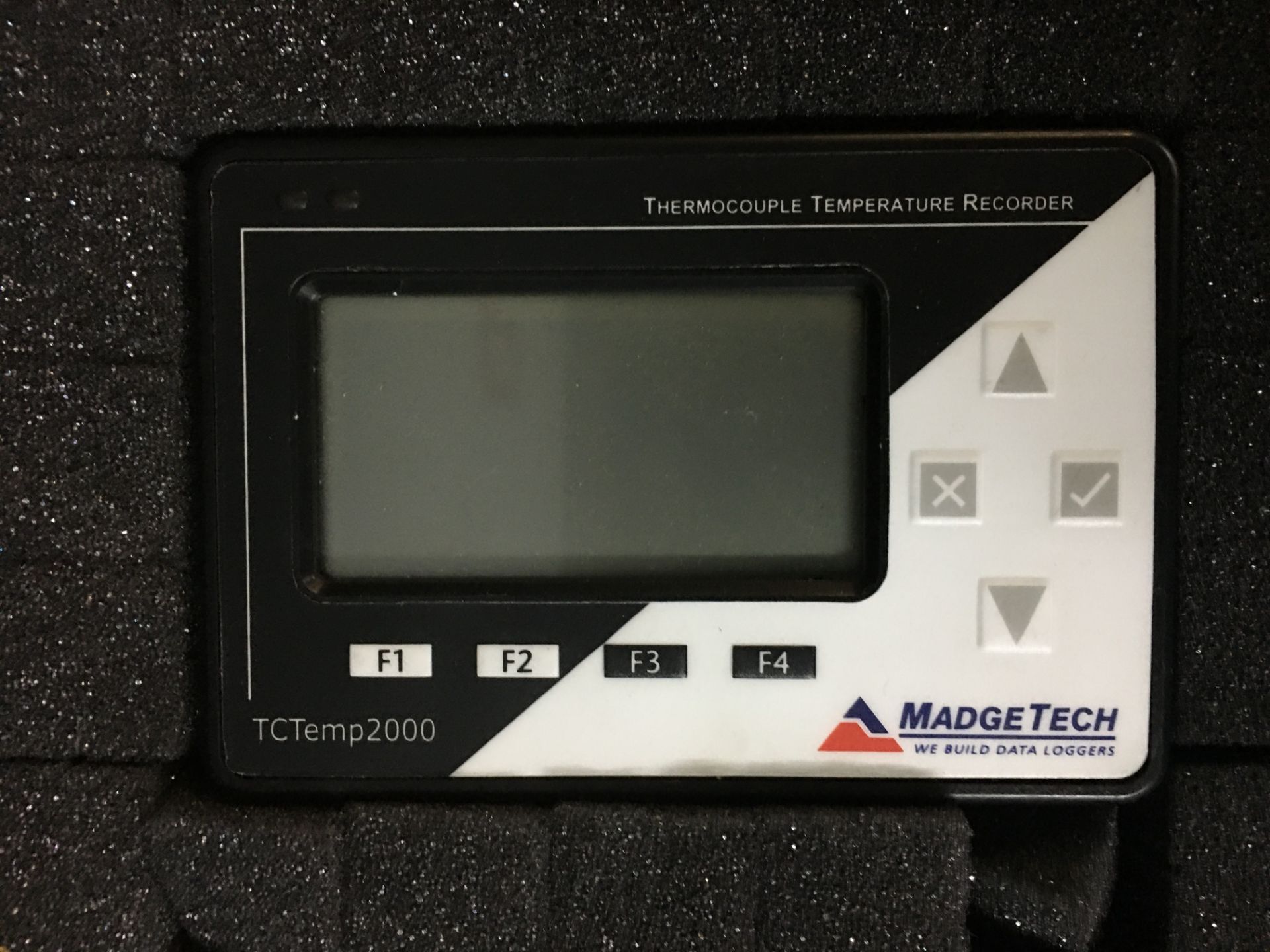 MadgeTech Thermocouple Temperature Recorder - Image 2 of 3