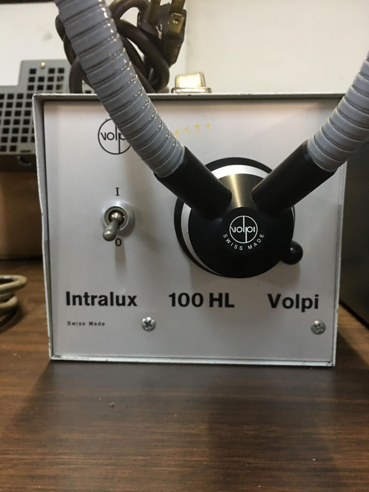 Intralux Volpi 100HL Fiberoptic Illuminator - Image 2 of 3