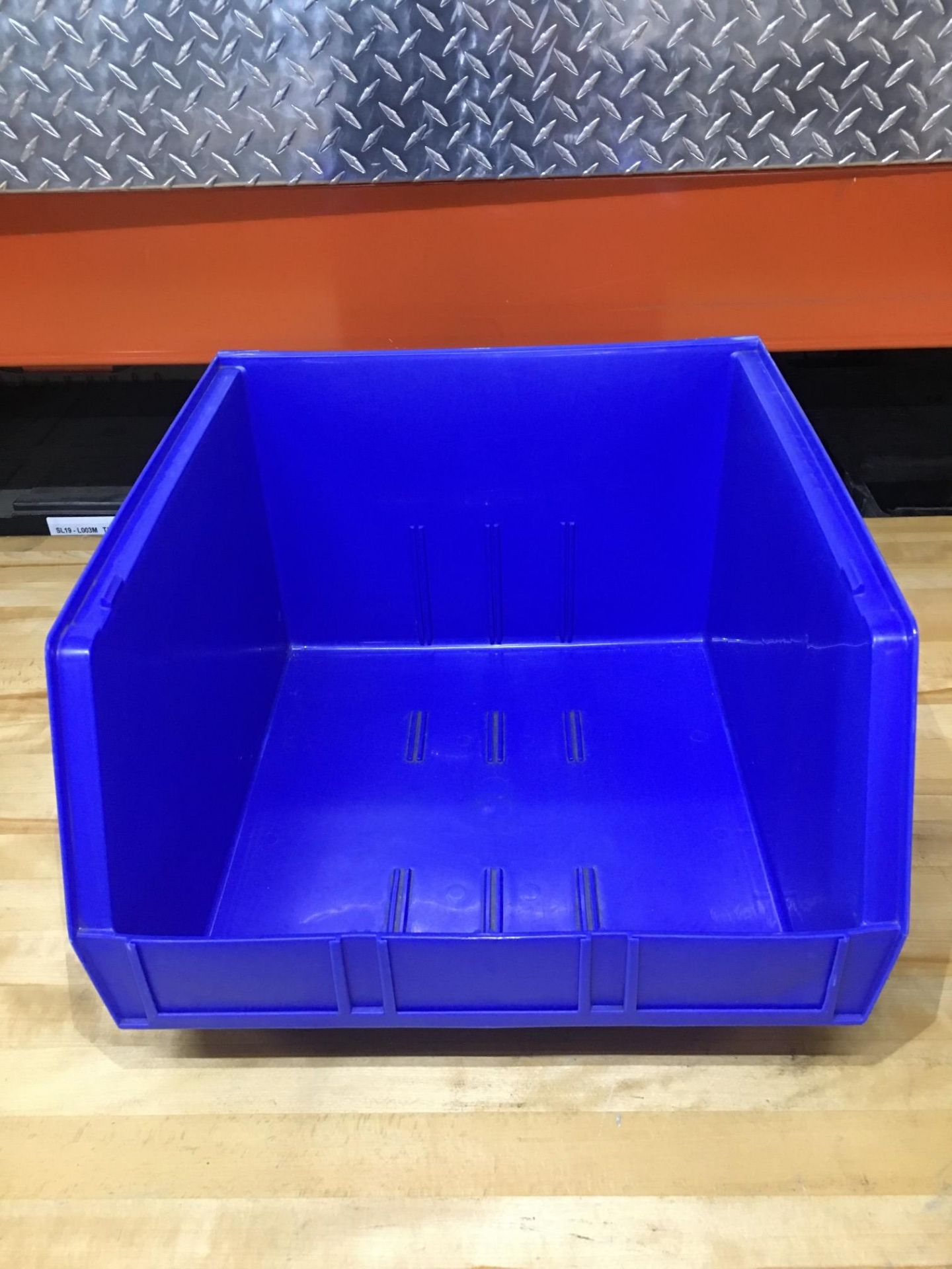 Akro Bins - Image 2 of 4