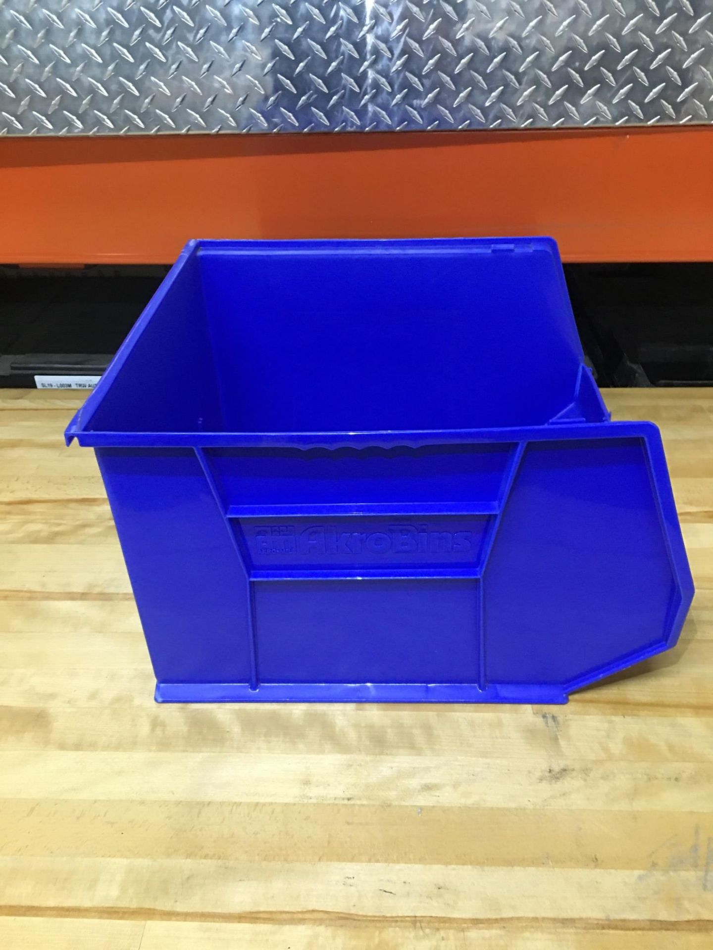 Akro Bins - Image 3 of 4