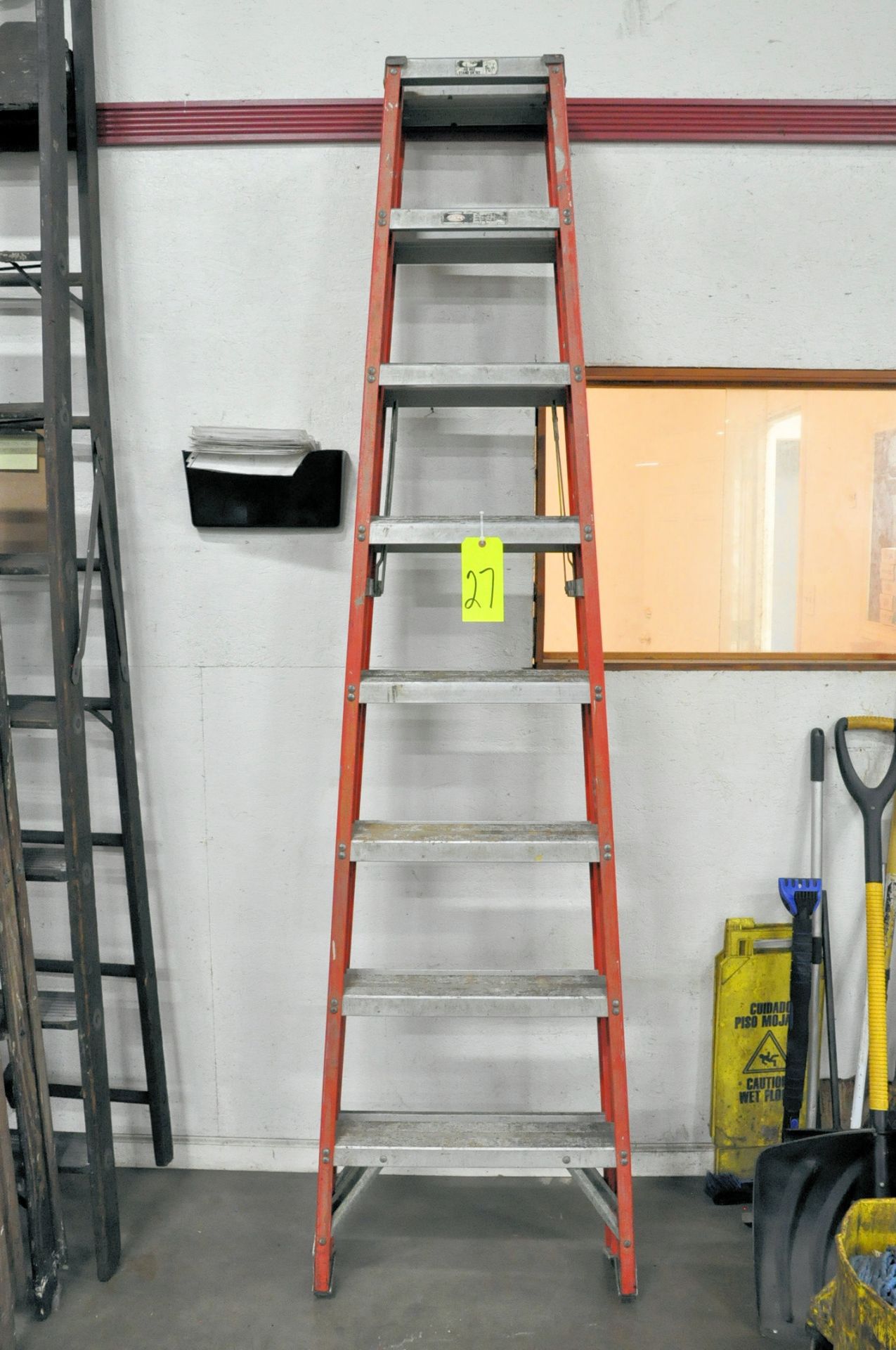 8' Fiberglass Step Ladder