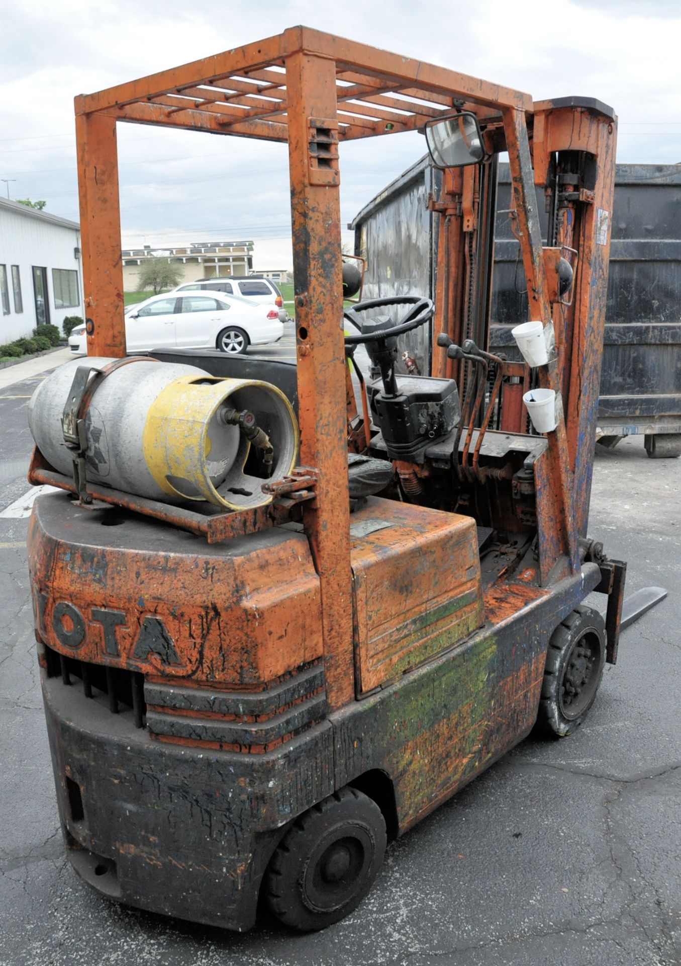 Toyota Model & S/n N/a, Approx. 2300-Lbs. x Approx. 185" Lift Capacity LP Gas Fork Lift Truck, S/n - Image 4 of 7