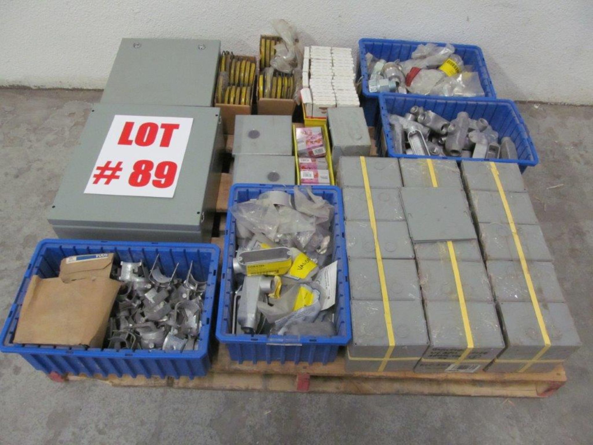 (1) LOT ASSORTED ELECTRICAL SUPPLIES