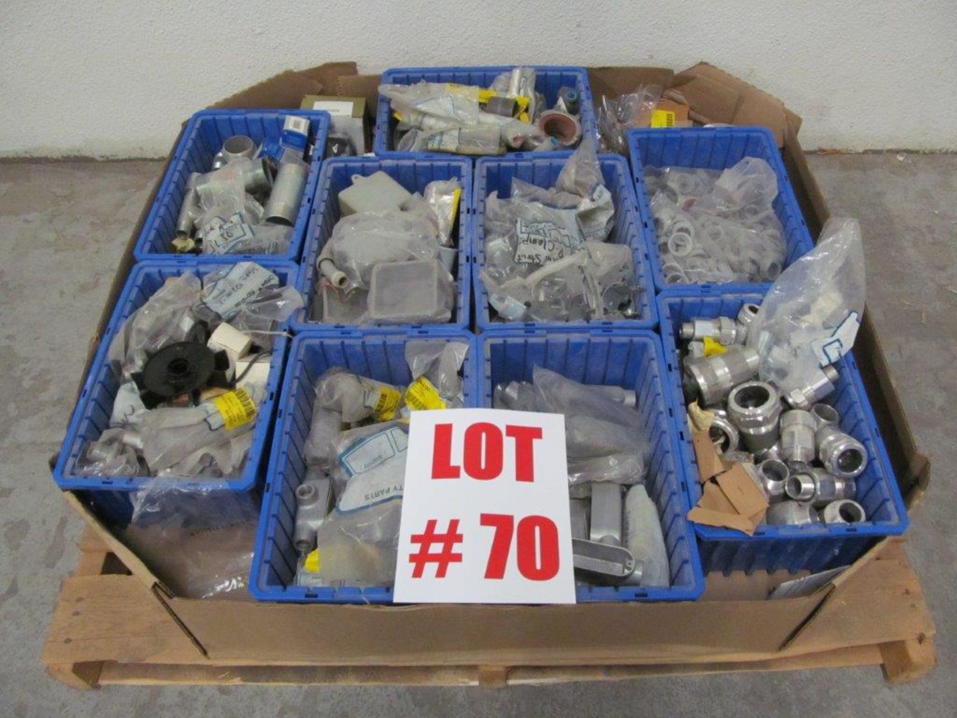 (1) LOT ASSORTED ELECTRICAL CONDUIT FITTINGS