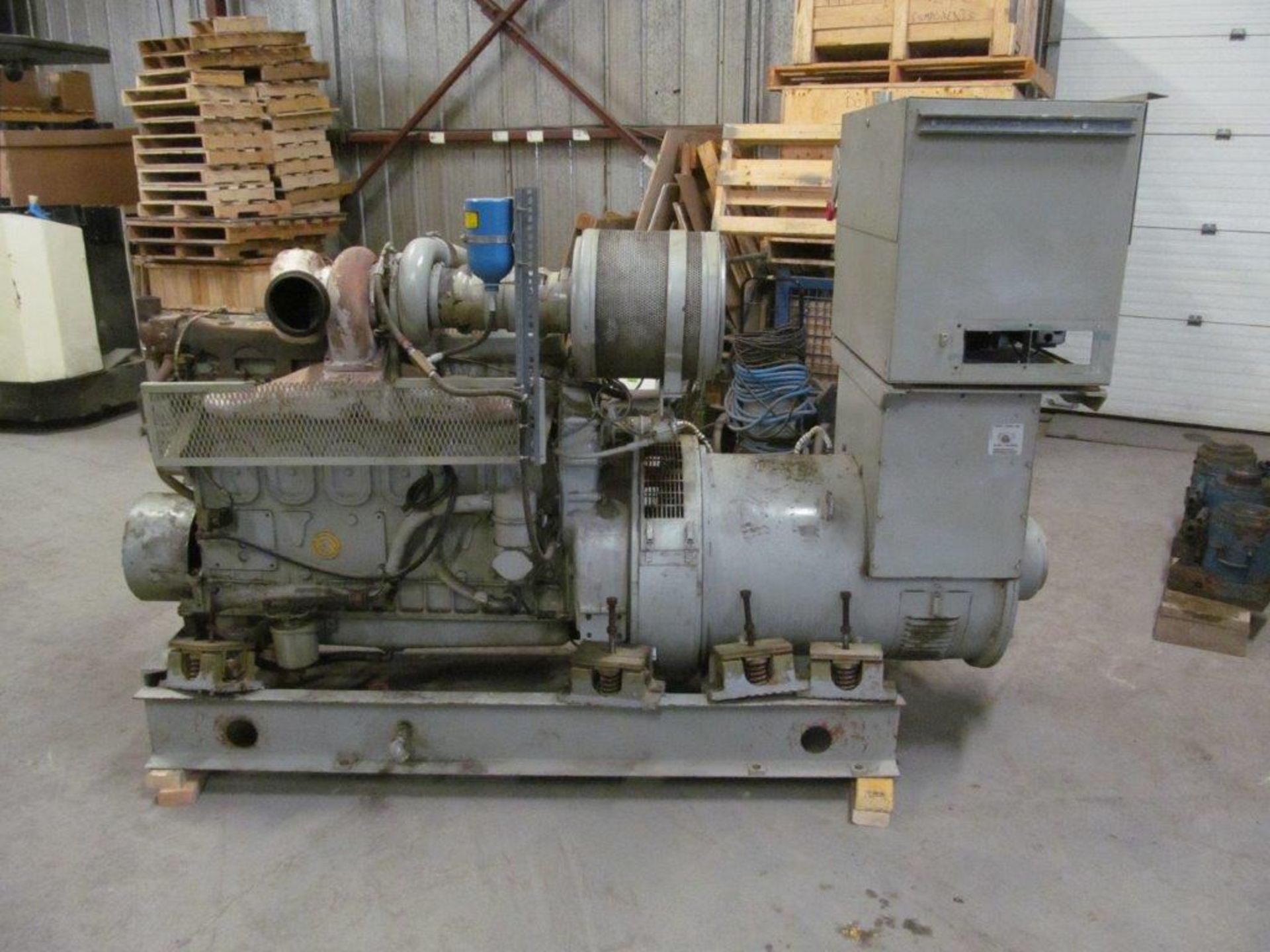 DETROIT DIESEL GENERATOR, MODEL 10637305, 6 CYLINDER, 495 HRS, 250 KVA, 241 AMP, VOLTAGE 600, 1800 - Image 2 of 9