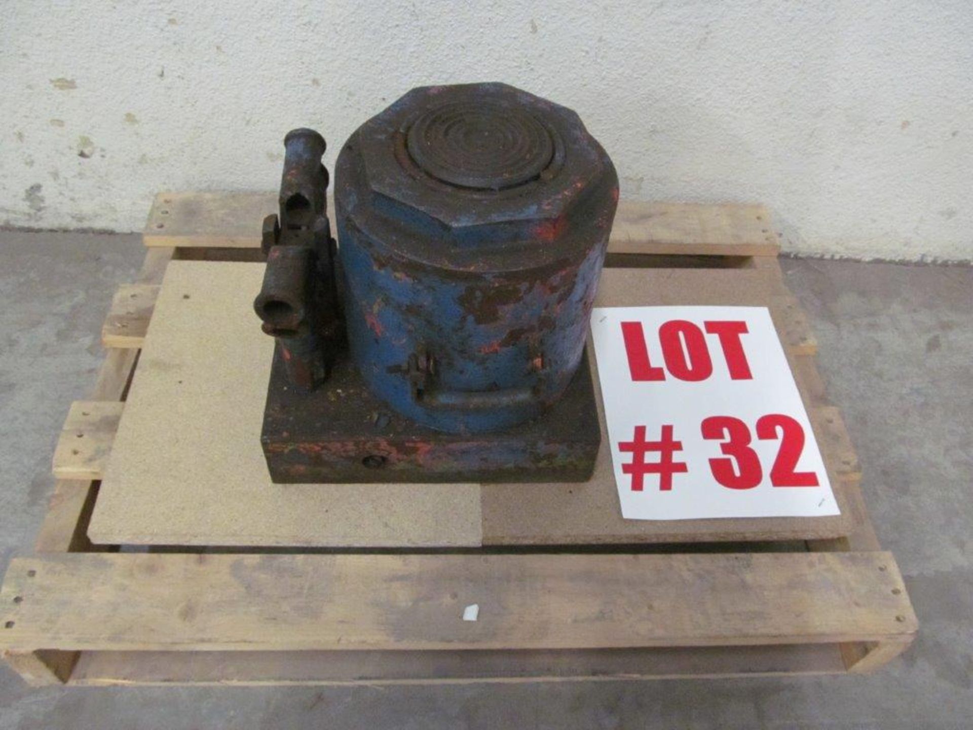 HEAVY DUTY BOTTLE JACK, 20 TON PLUS, LOCATION, HAWKESBURY, ONTARIO