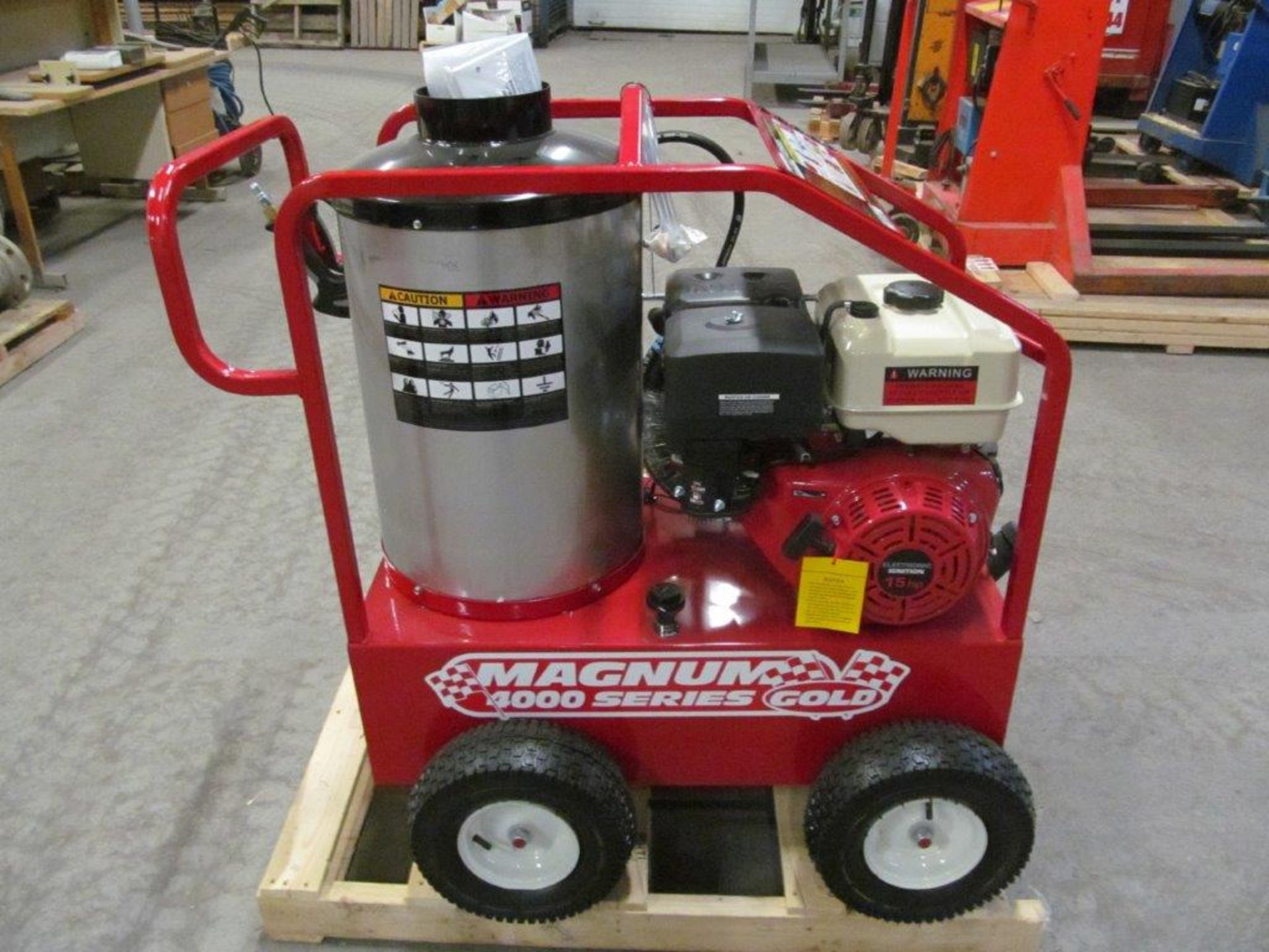 BRAND NEW EASY-KLEEN HOT WATER PRESSURE WASHER MODEL MAGNUM GOLD, LOCATION: HAWKESBURY, ONTARIO - Image 5 of 11