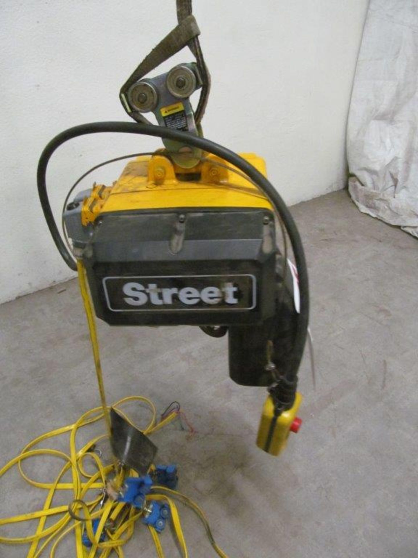 STREET CHAIN HOIST, 500 KG CAPACITY, 550V/3PH/60C, LOCATION, HAWKESBURY, ONTARIO - Image 2 of 3