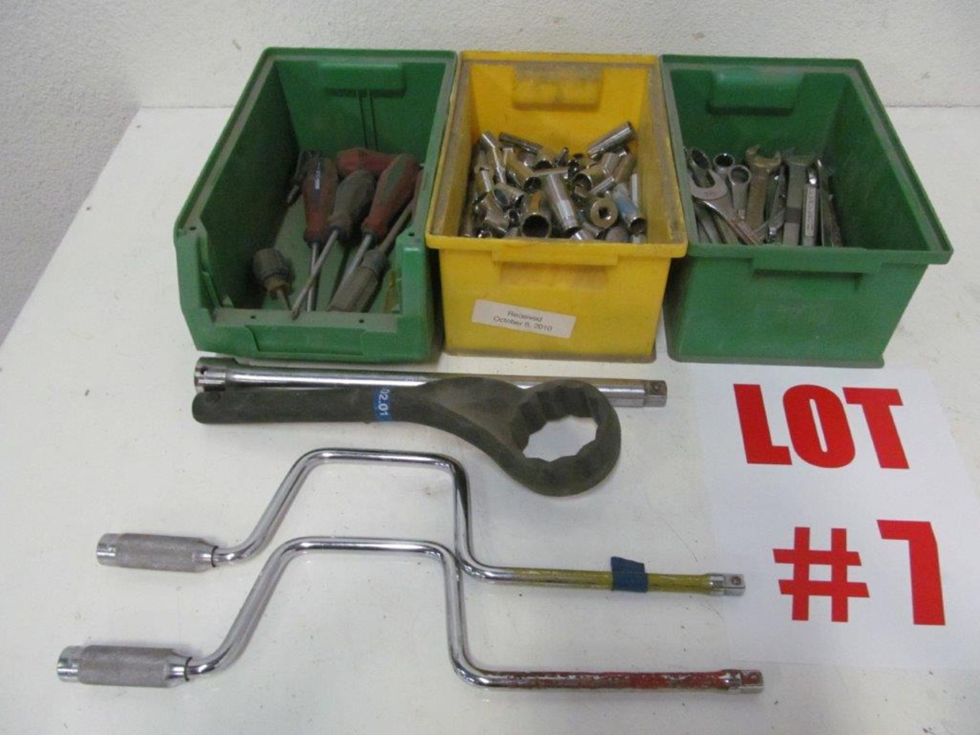 (LOT) ASSORTED SOCKETS, WRENCHES & SCREW DRIVERS