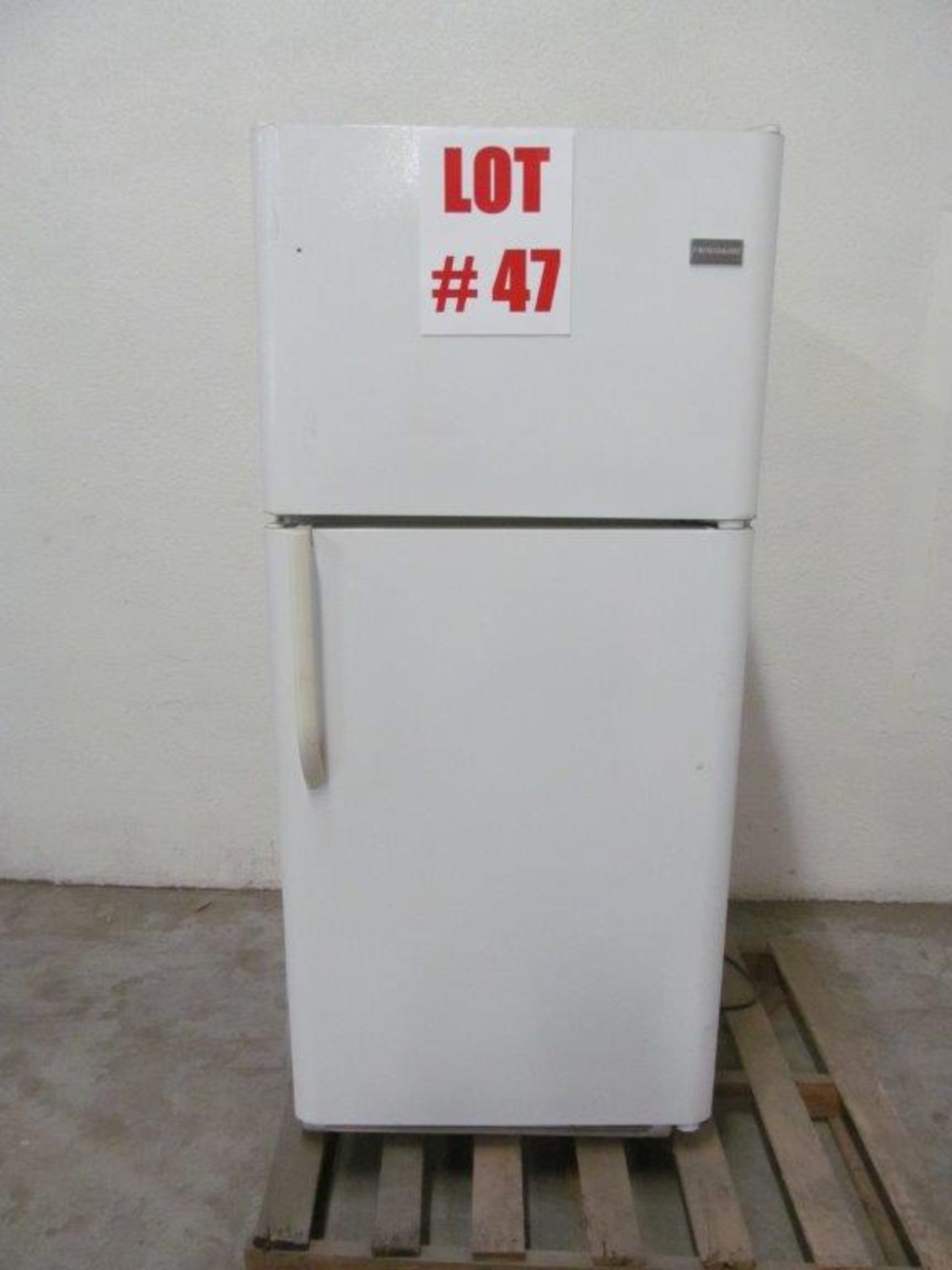 FRIGIDAIRE REFRIGERATOR, 30'' X 32'' X 67 1/2'' HIGH