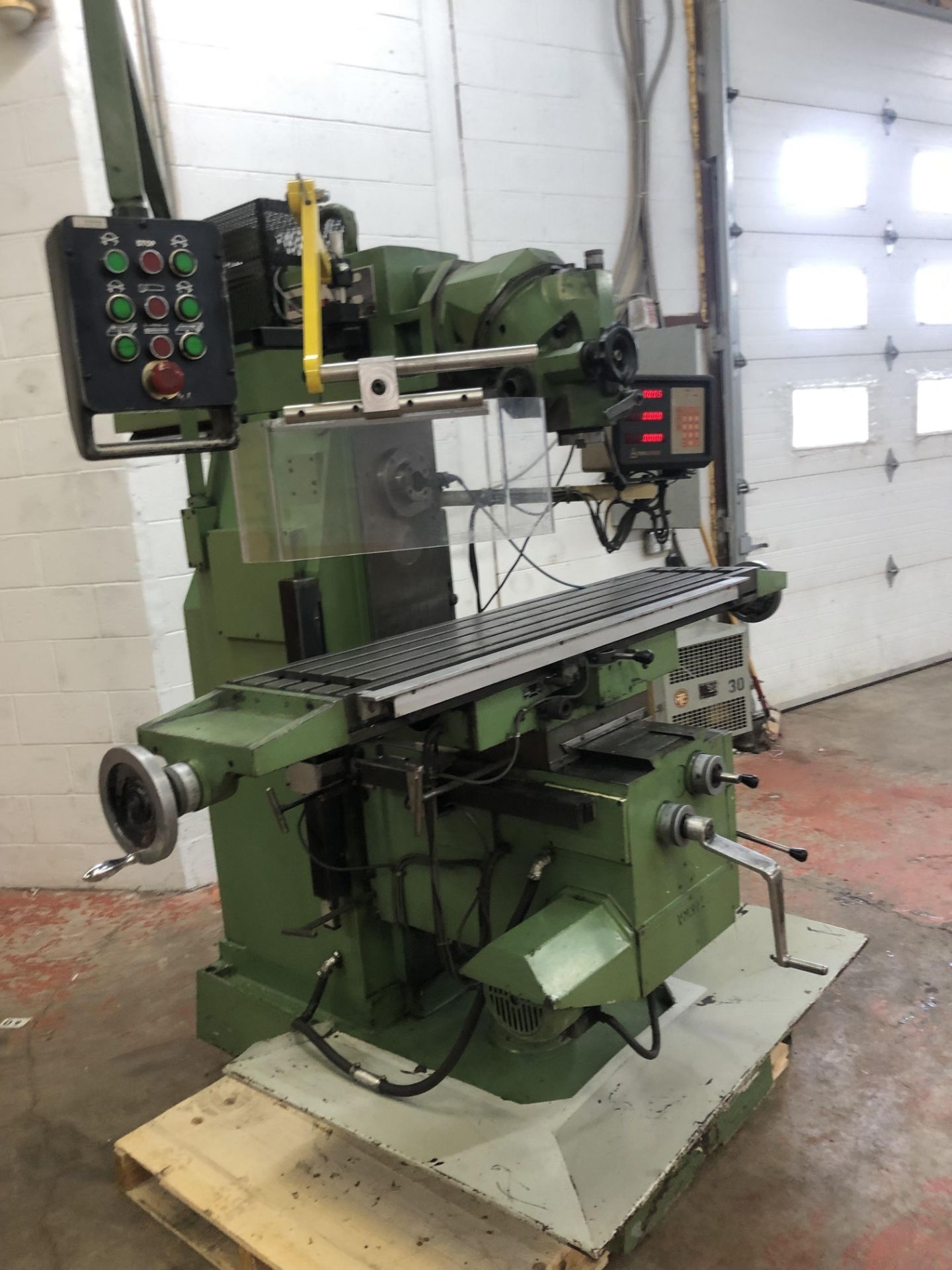 MAQUINARIA CMC-SAL, UNIVERSAL MILLING MACHINE, MODEL FU2CMC. TABLE 12'' X 55''.