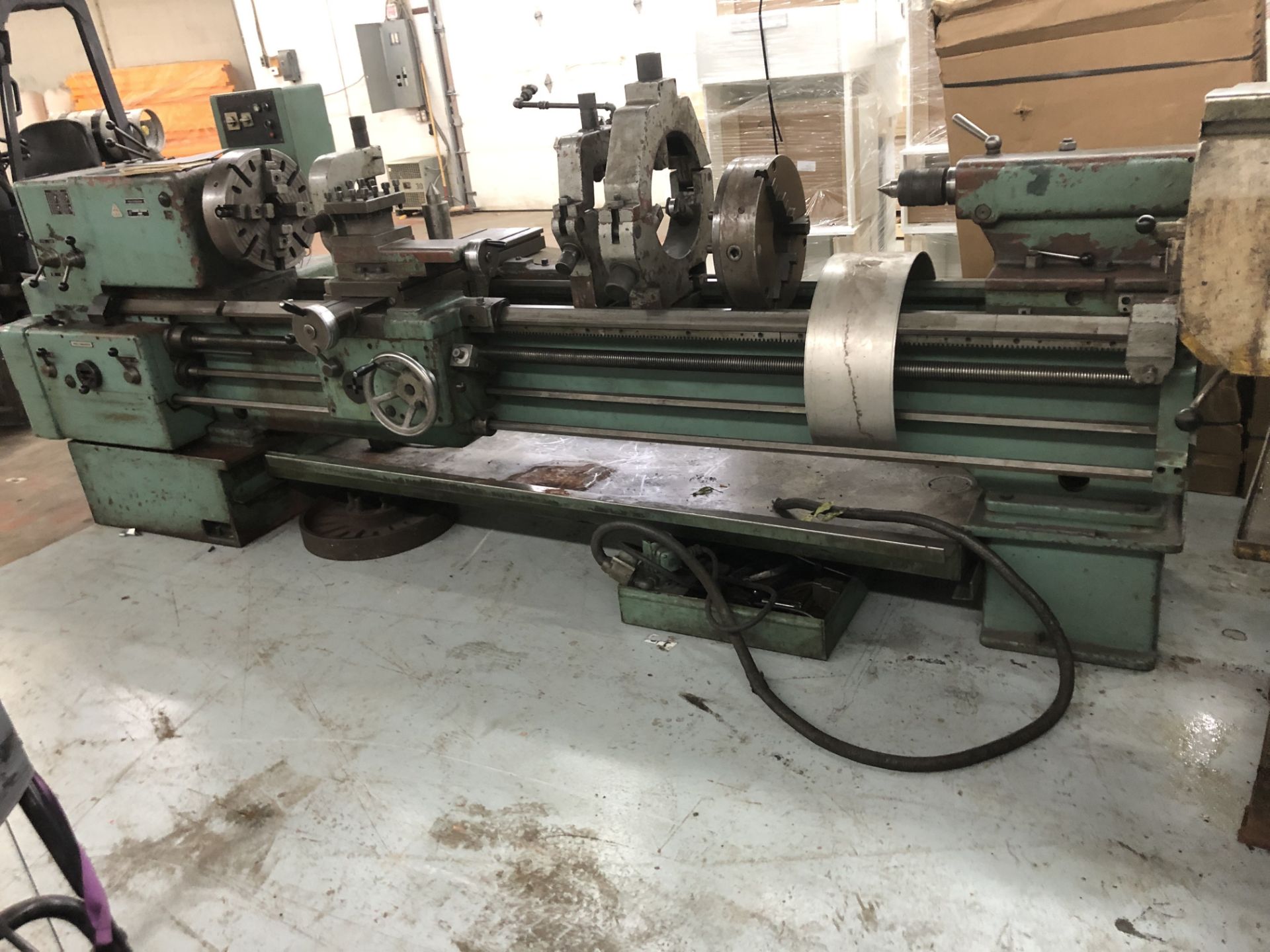 HEAVY DUTY ENGINE LATHE 22'' SWING X 80'' CENTERS, MODEL TOS SN55B. 3'' SPINDLE BORE, - Image 3 of 7