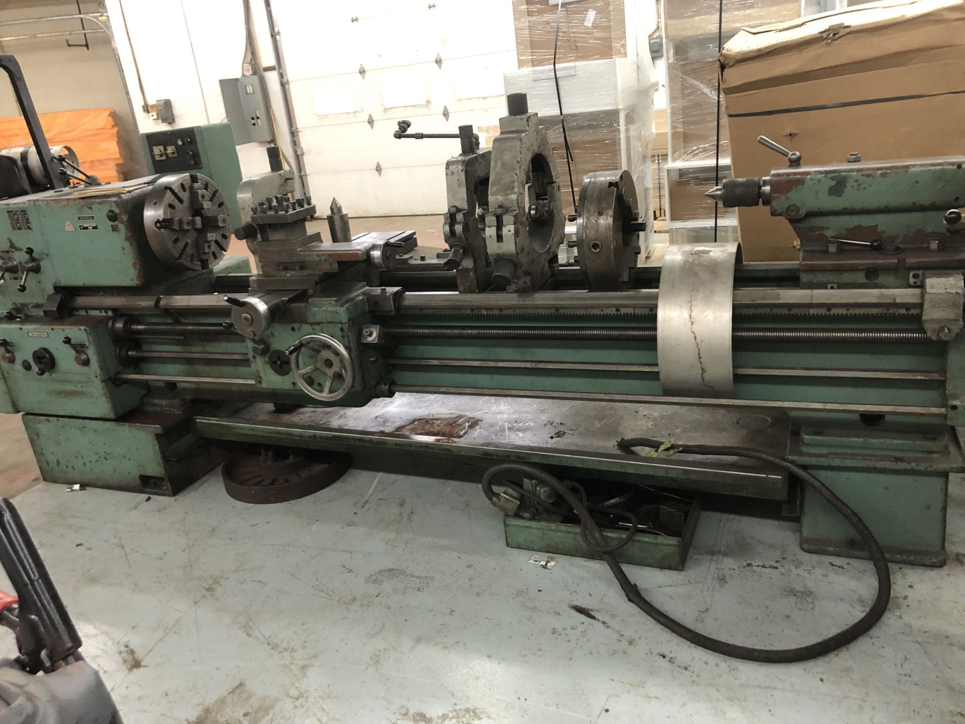 HEAVY DUTY ENGINE LATHE 22'' SWING X 80'' CENTERS, MODEL TOS SN55B. 3'' SPINDLE BORE, - Image 2 of 7