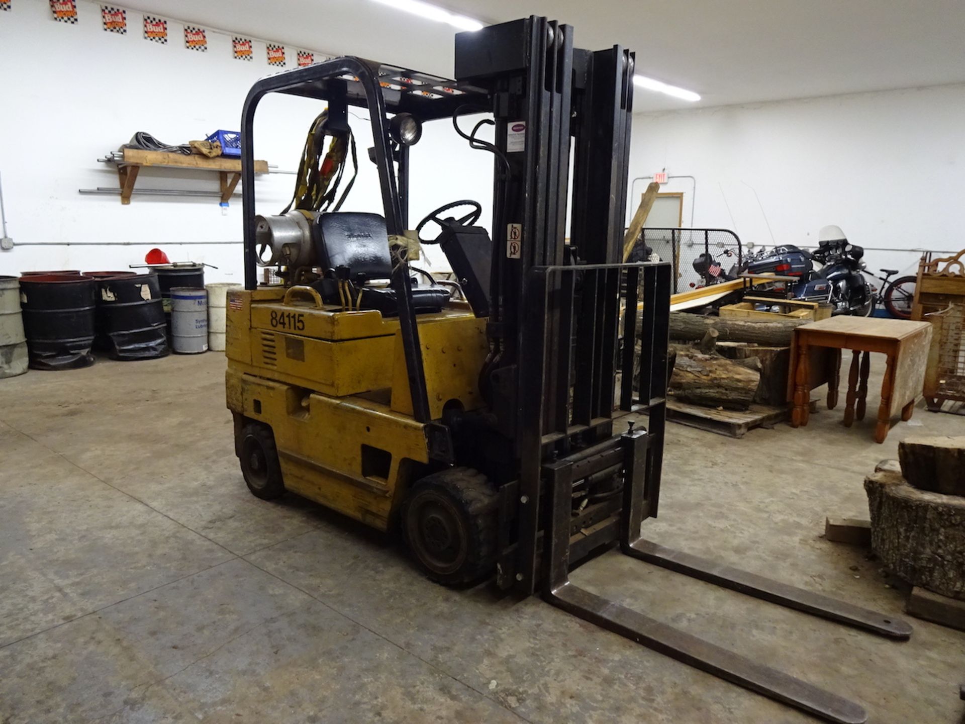 CATERPILLAR 4850LB. MODEL T50D LP FORKLIFT TRUCK: S/N 8E809377, - Image 2 of 11