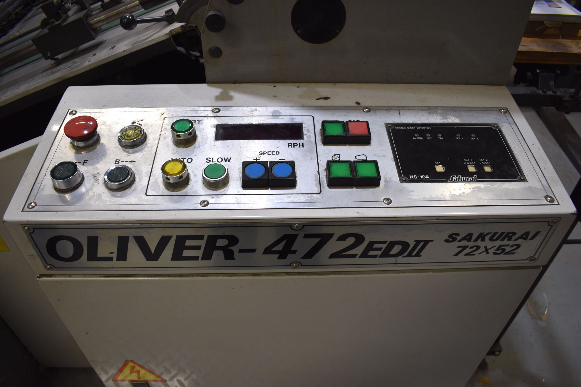 1996 OLIVER SAKURAI 72 X 52 (28 X 20) MODEL OLIVER 472EDII 4/C SHEET FED PRINTING PRESS: - Image 13 of 15