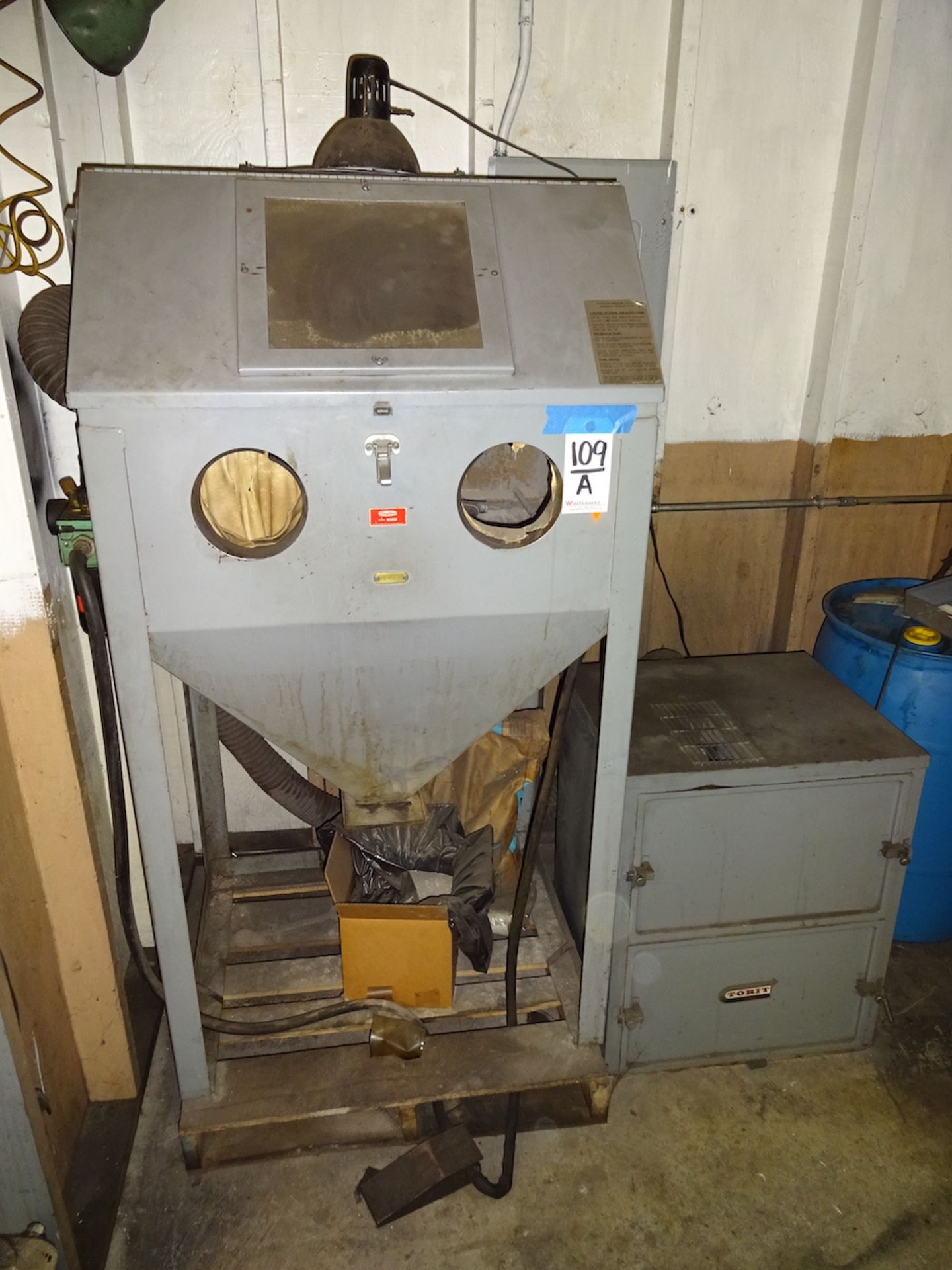 LOT: Dayton Model 3Z849 Sand Blast Cabinet, with Torit Model 54 Dust Collector - Image 2 of 2