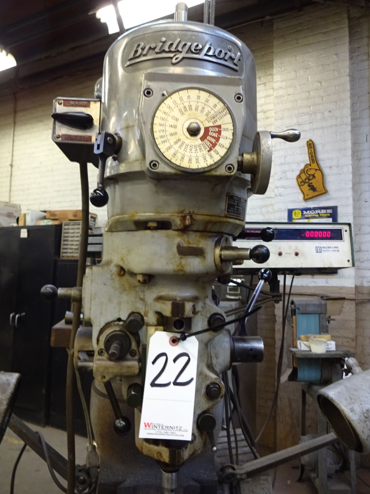 BRIDGEPORT 1-1/2HP VARIABLE SPEED VERTICAL MILLING MACHINE: S/N 162516, - Image 7 of 8