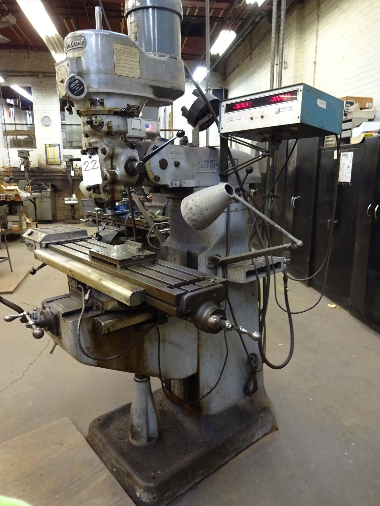 BRIDGEPORT 1-1/2HP VARIABLE SPEED VERTICAL MILLING MACHINE: S/N 162516, - Image 8 of 8