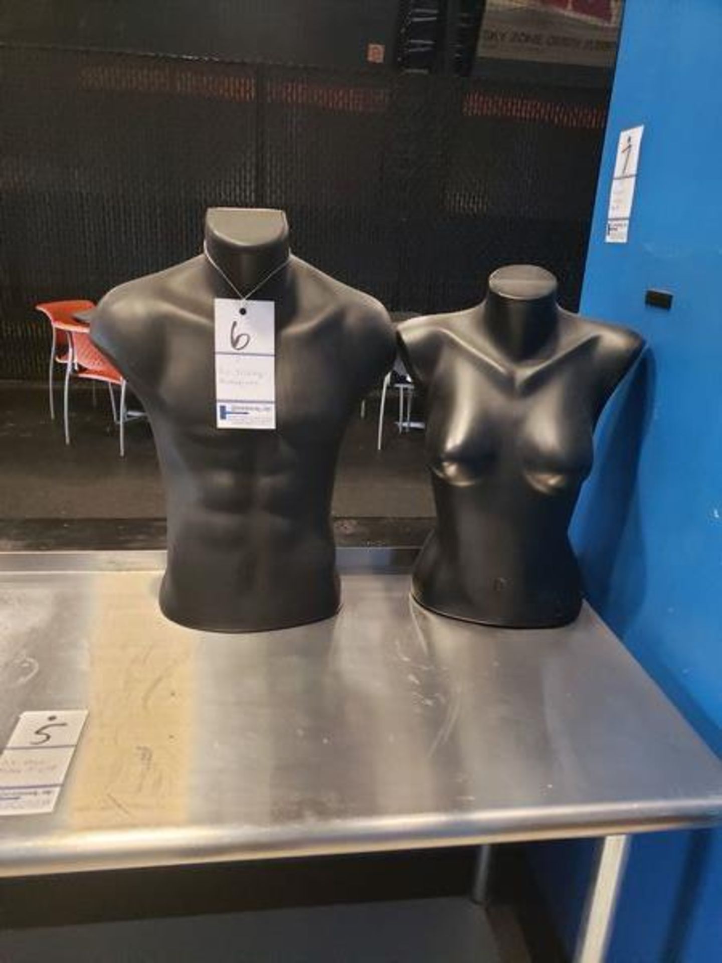 (x2) TOP DISPLAY MANNEQUINS