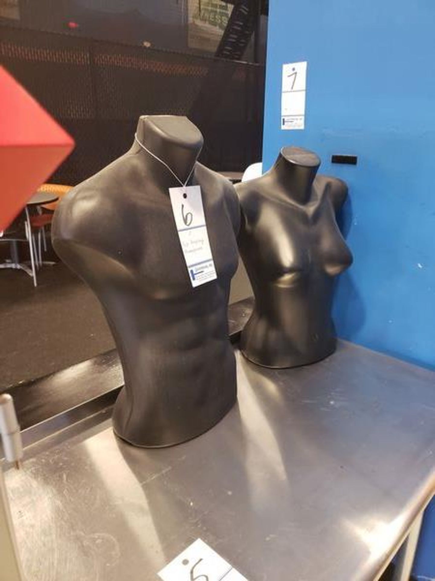 (x2) TOP DISPLAY MANNEQUINS - Image 2 of 3