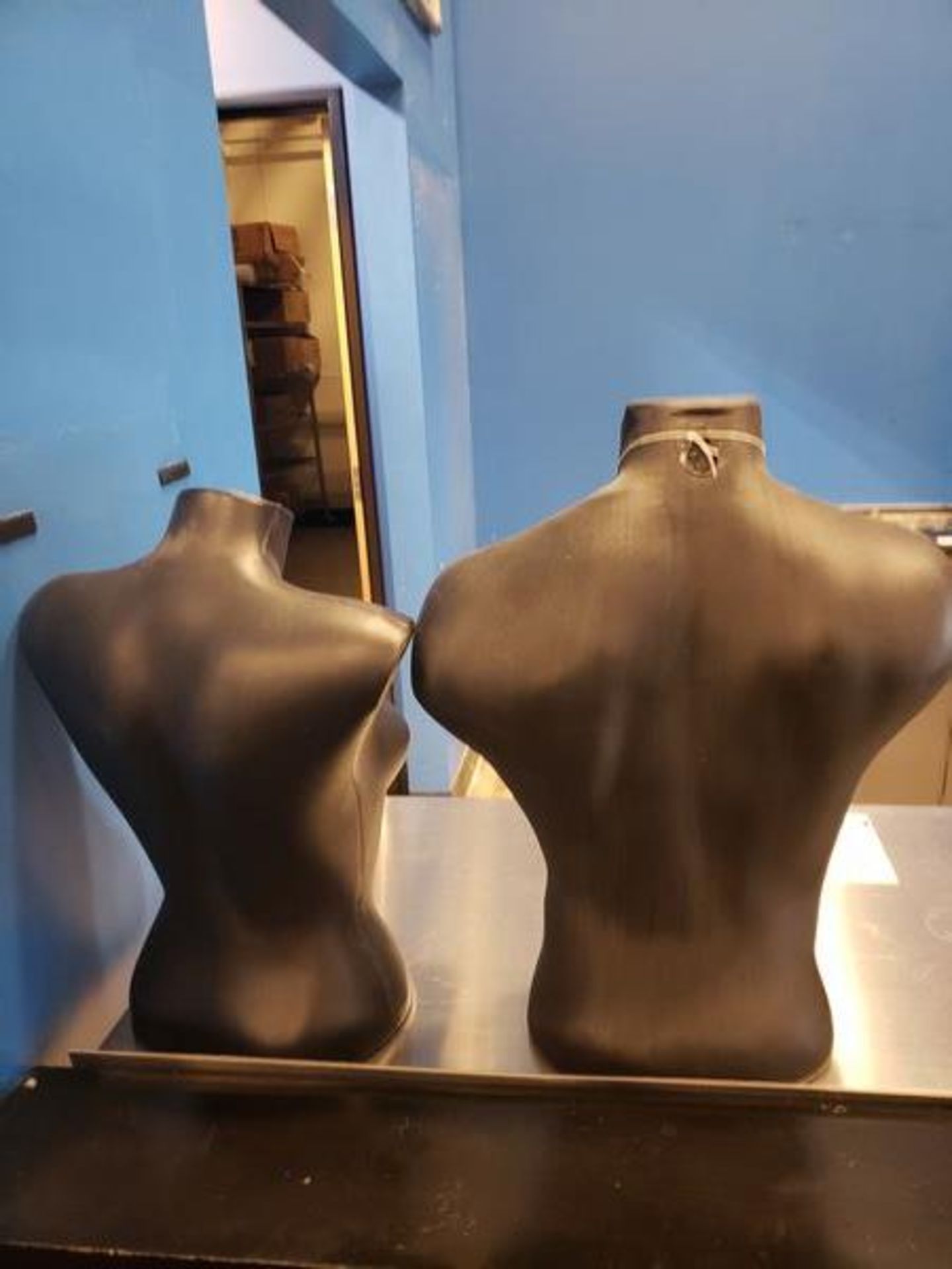 (x2) TOP DISPLAY MANNEQUINS - Image 3 of 3