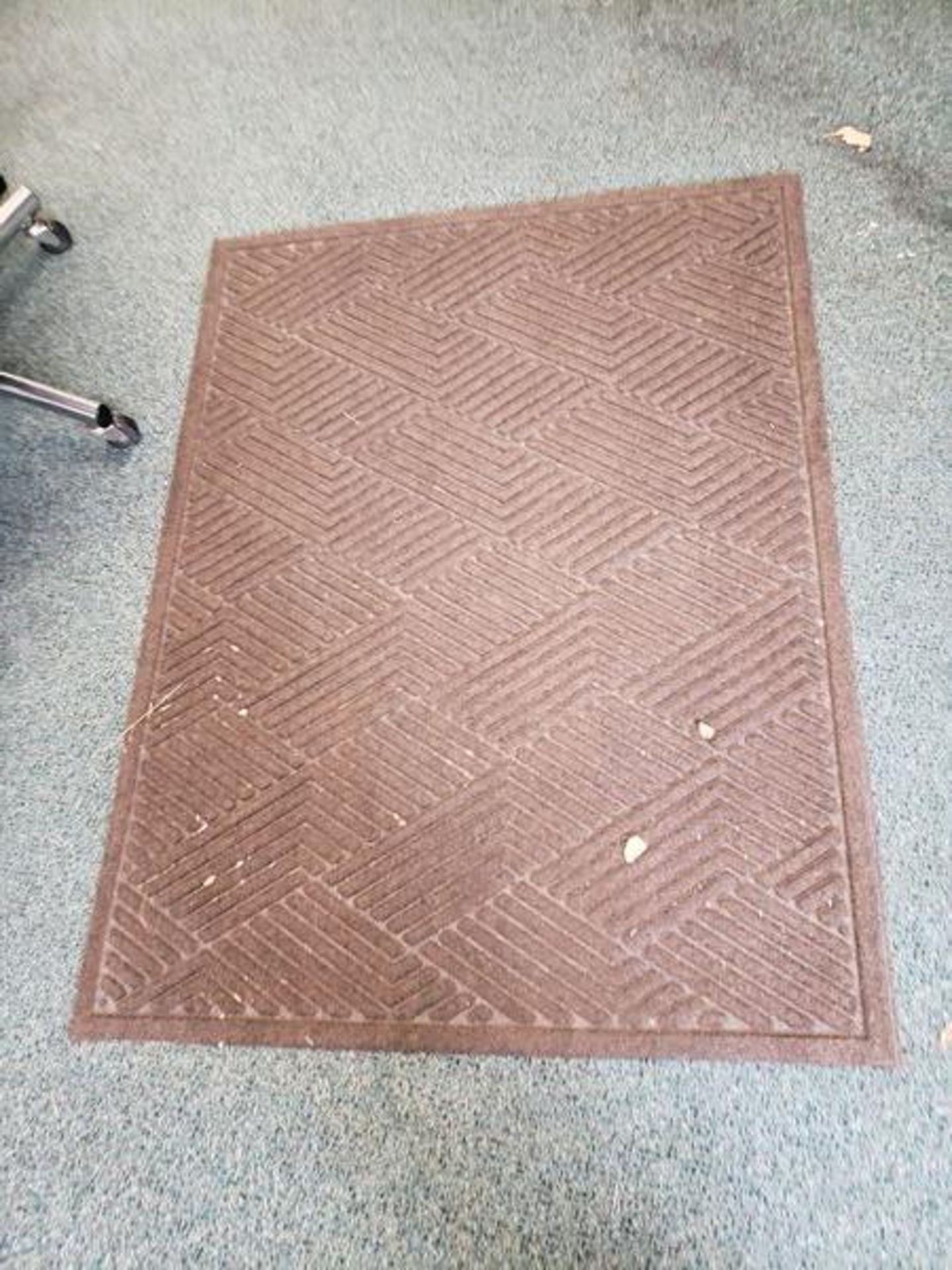 RUG AND CHAIR MAT - Image 2 of 3