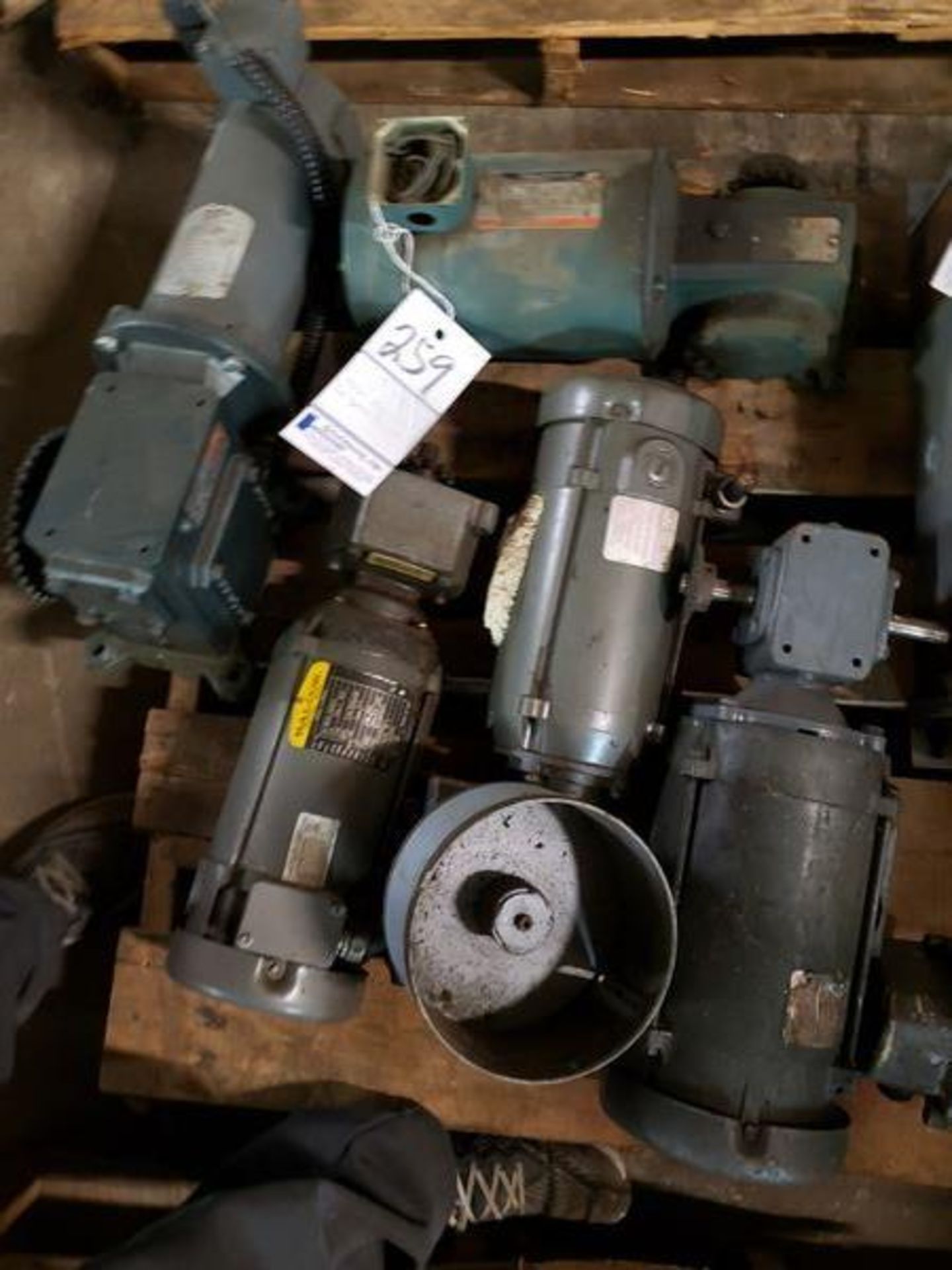 ASSORTED MOTORS WITH GEAR DRIVES