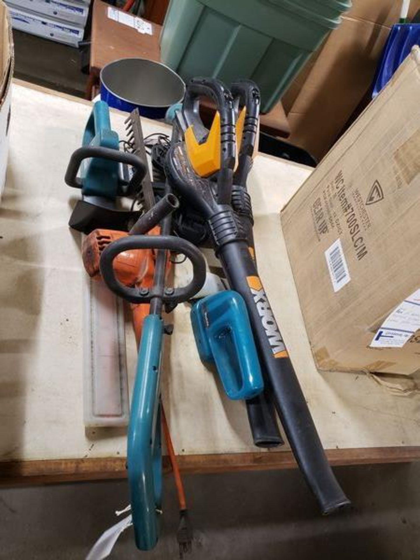 LOT OF ASSORTED ELECTRIC YARD TOOLS