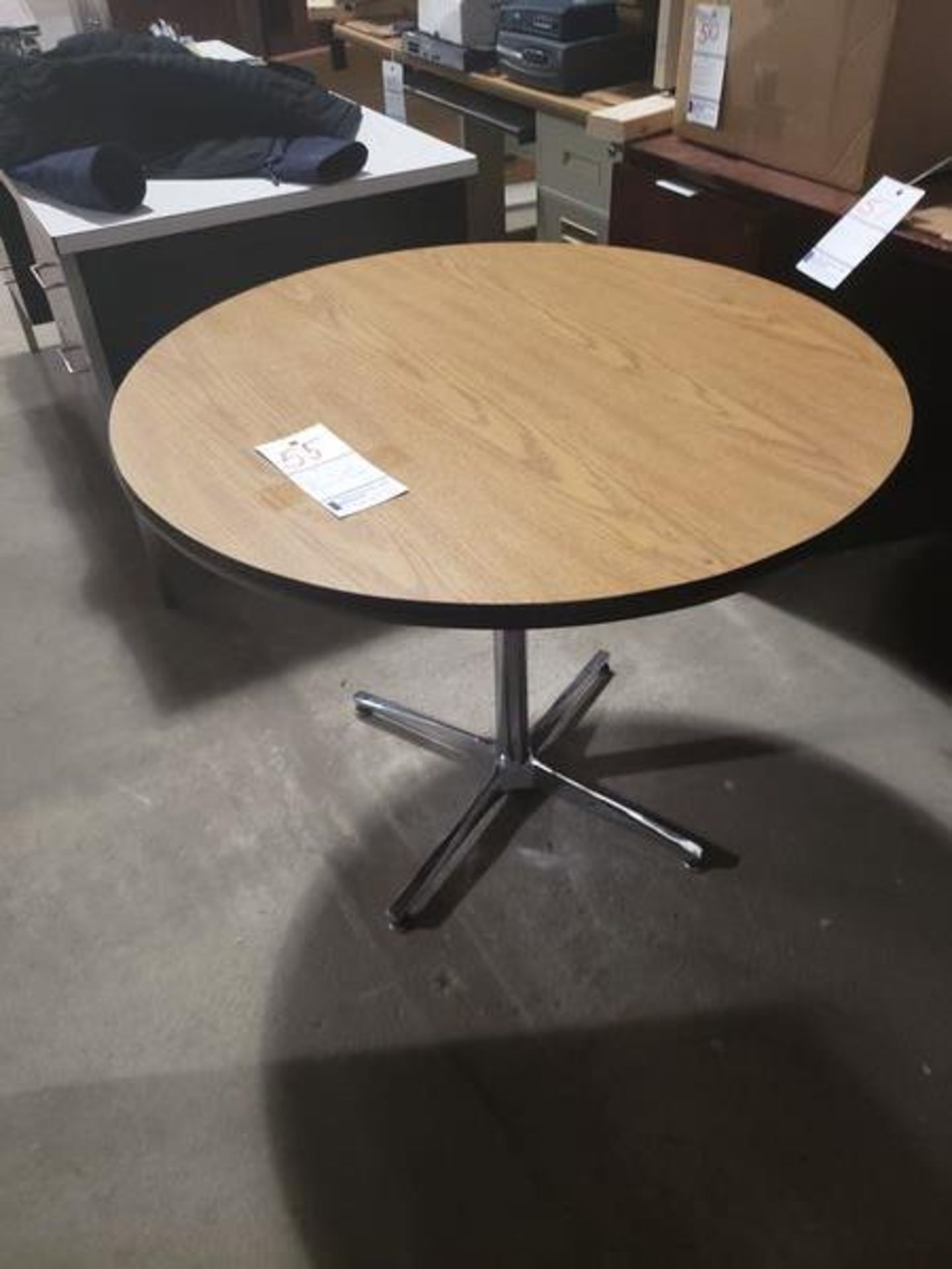 36" ROUND PEDESTAL TABLE