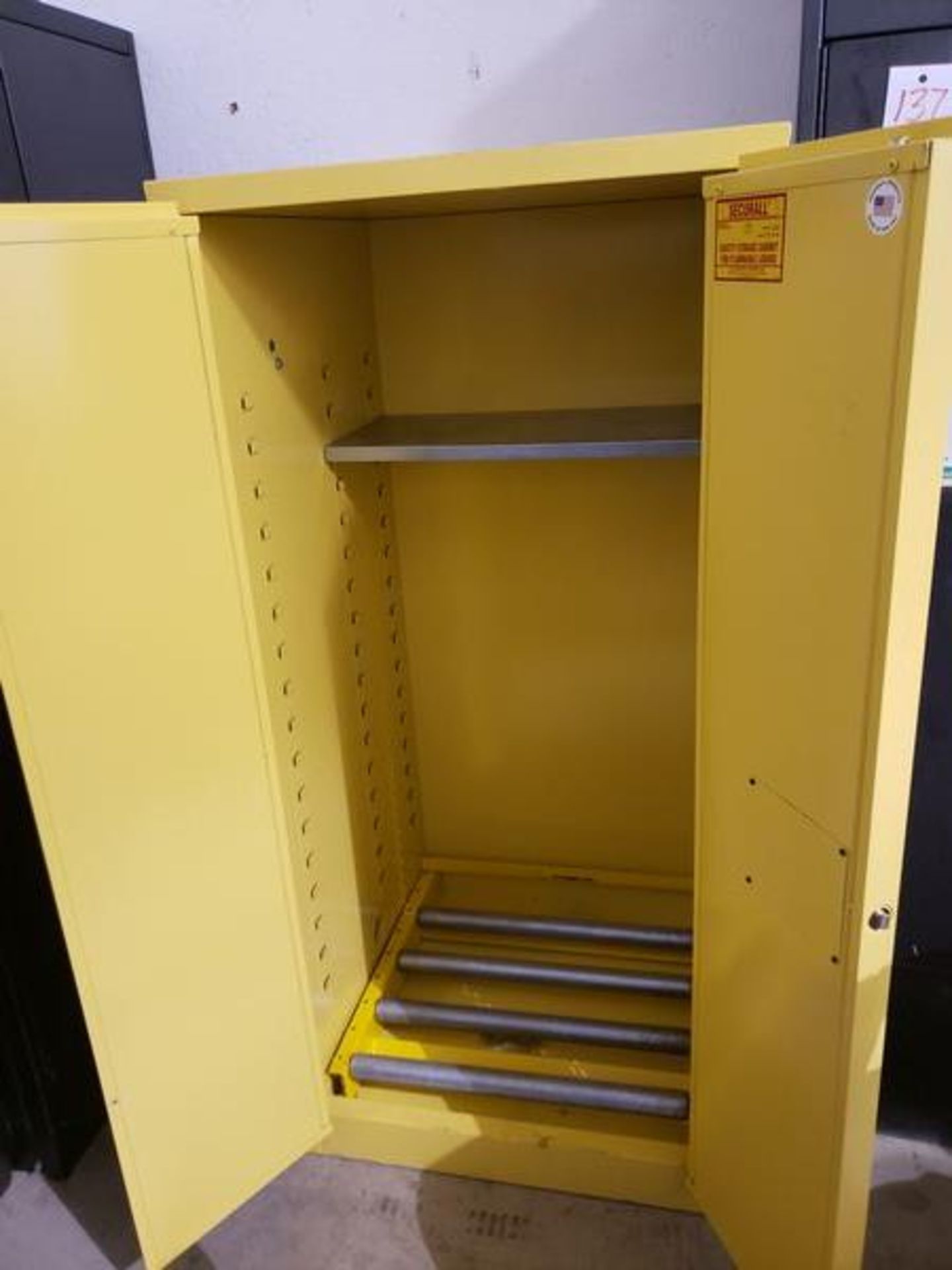 SECURALL MODEL V160 NFPA CODE 30 - DRUM CABINET 31-1/4" X 31" X 65.5" - Image 4 of 4