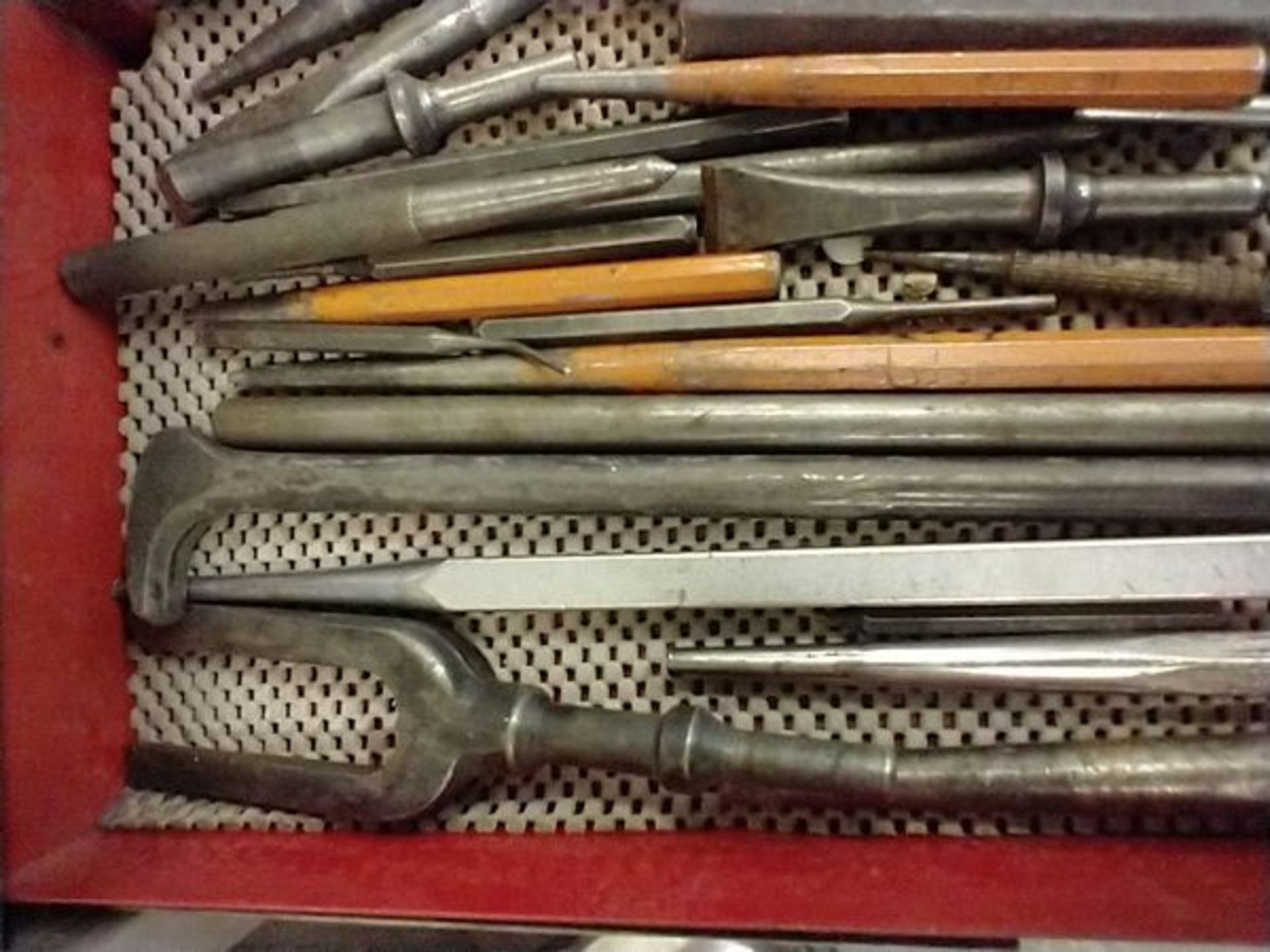 ASSORTED CHISELS AND MISC TOOLS - Image 2 of 6